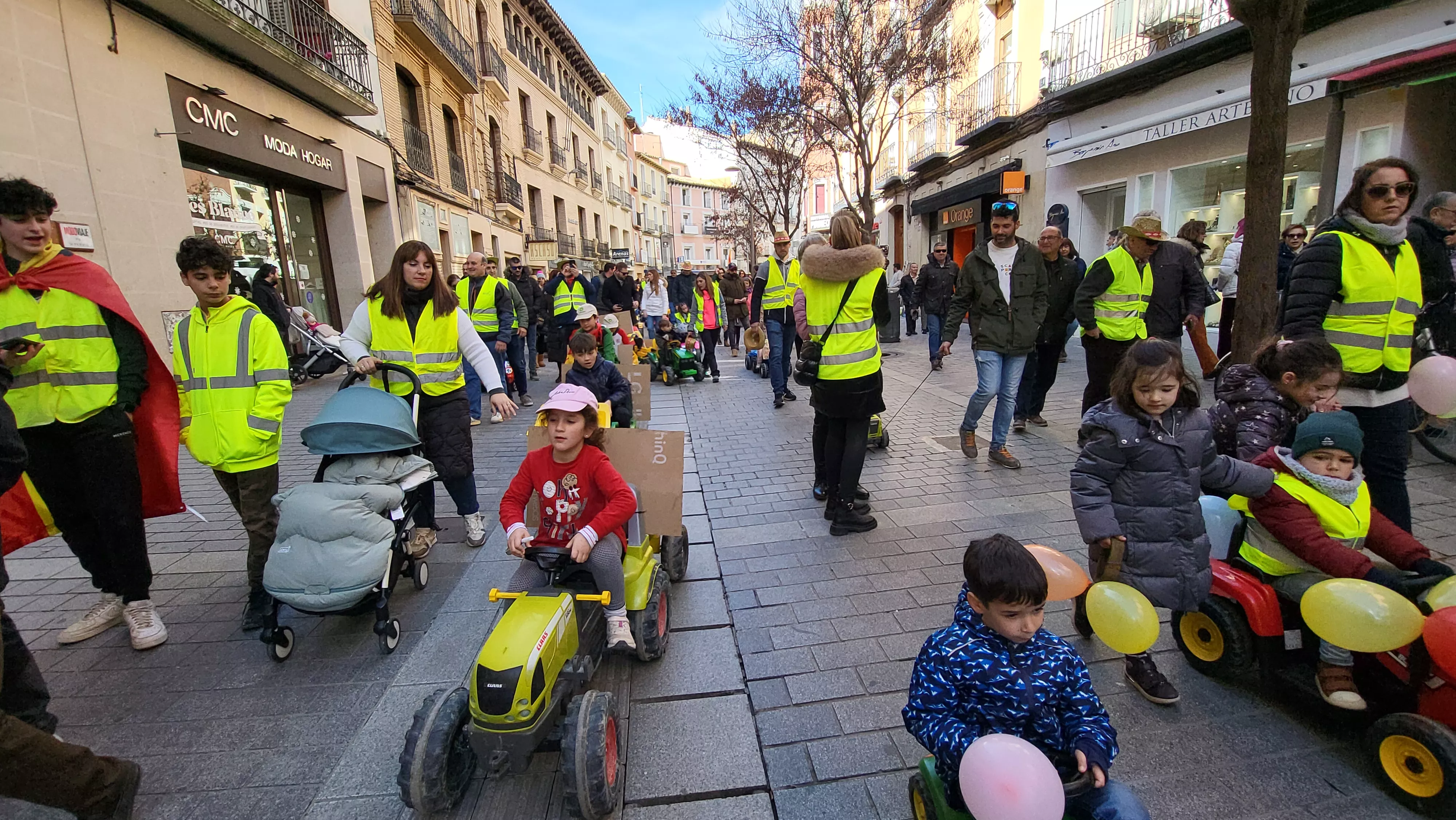 Tractorada infantil en apoyo al sector primario en Huesca. Foto Mercedes Manterola