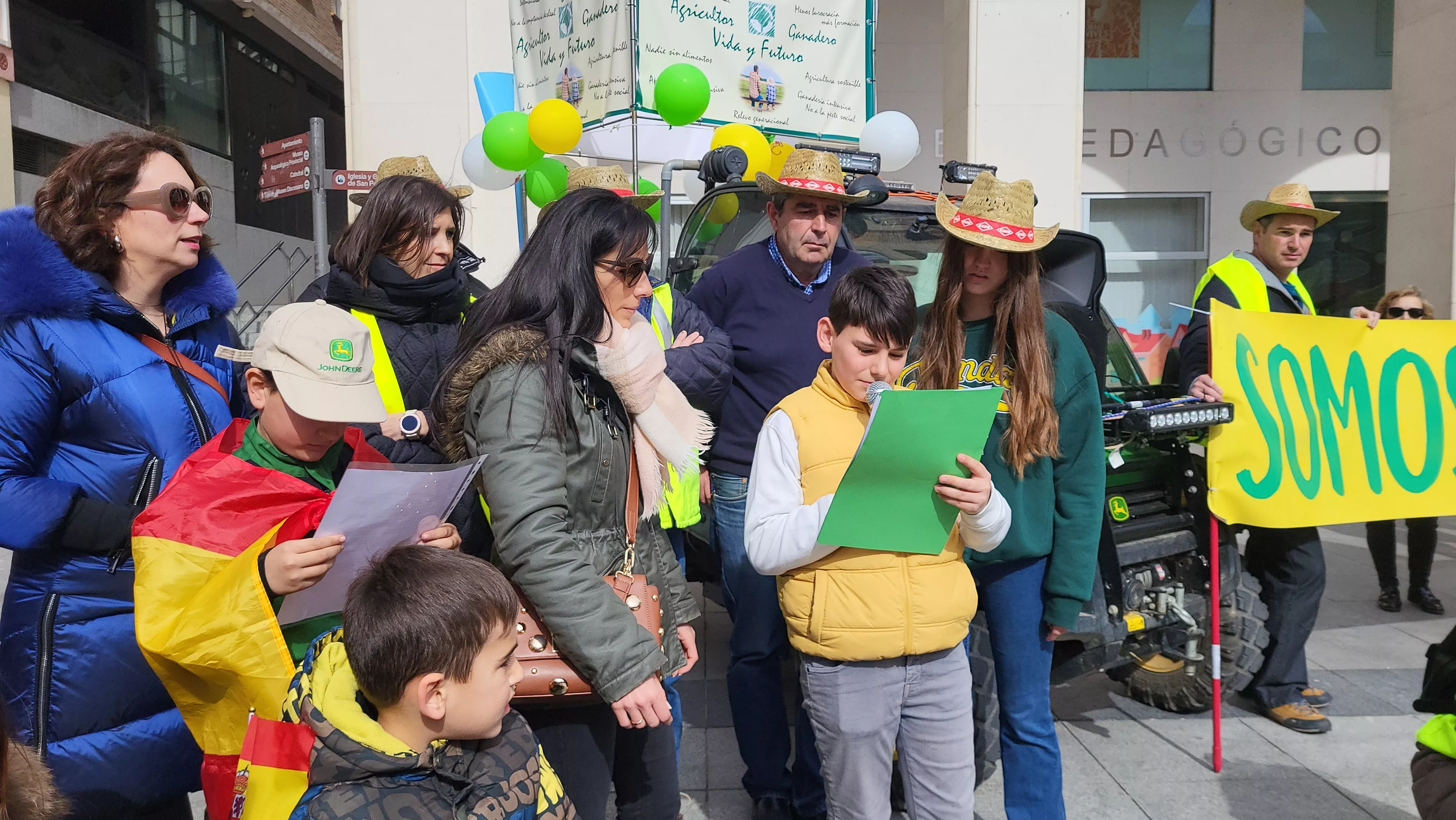 Tractorada infantil en apoyo al sector primario en Huesca. Foto Mercedes Manterola