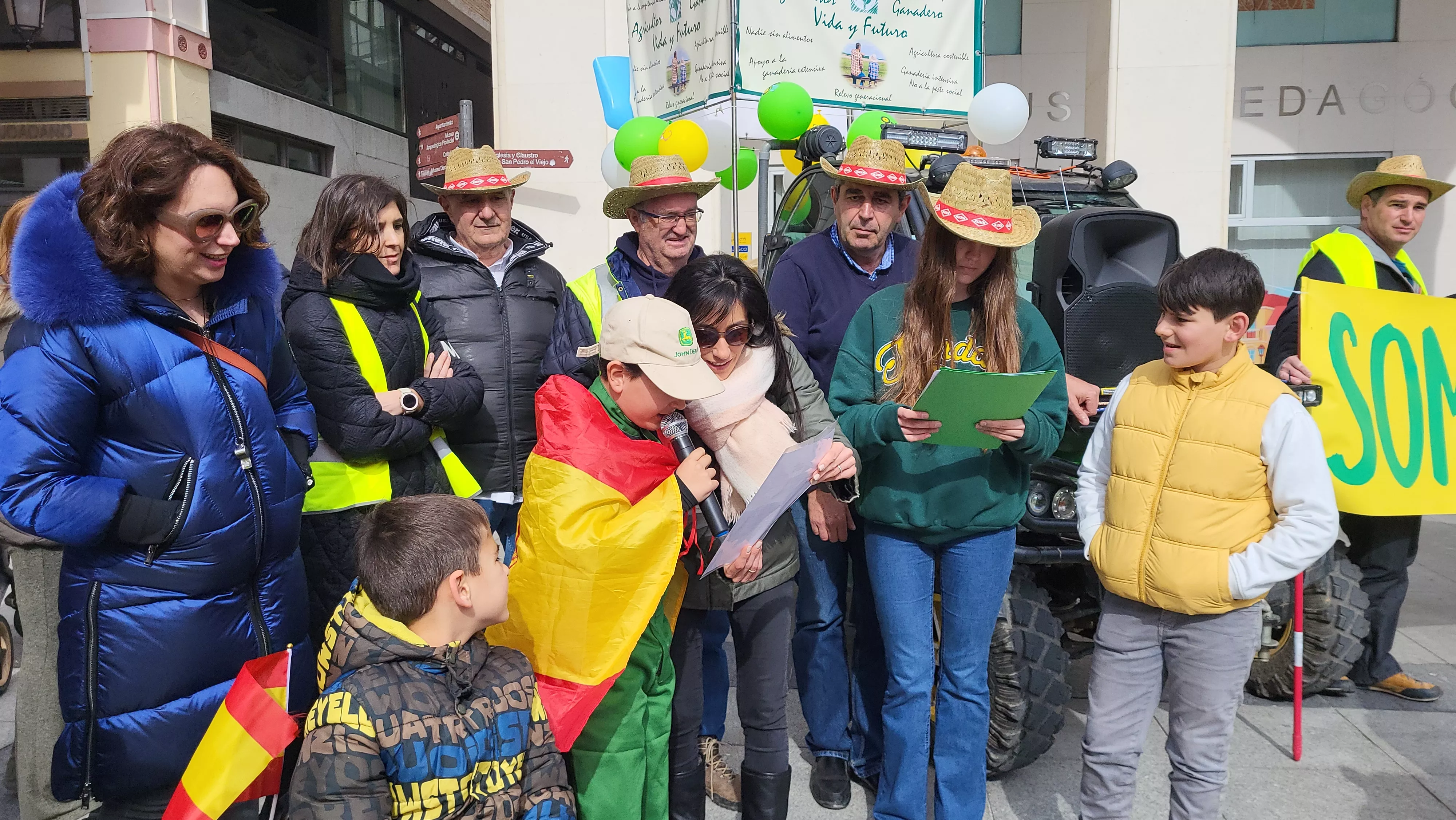 Tractorada infantil en apoyo al sector primario en Huesca. Foto Mercedes Manterola
