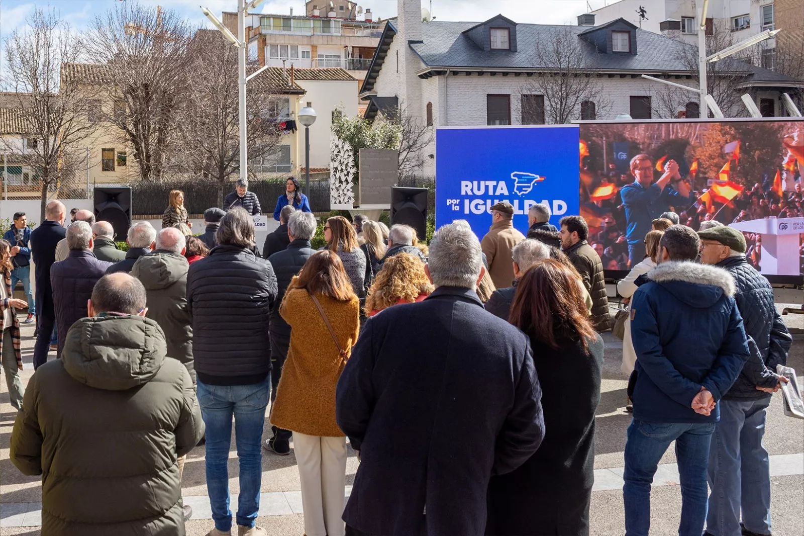 Gerardo Oliván, Ana Alós y Lorena Orduna. Foto PP 