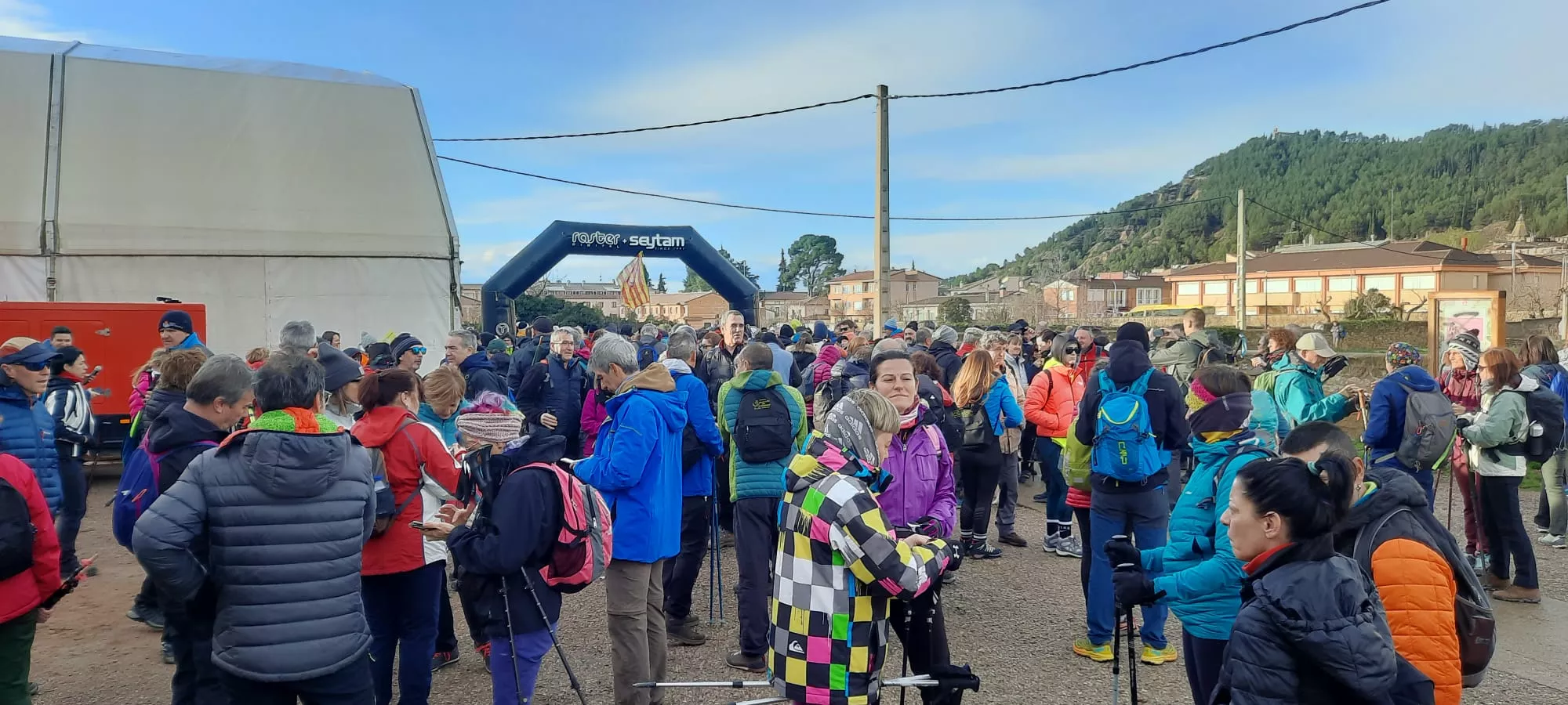 VII Caminata en la Flor del Almendro de Ayerbe. 