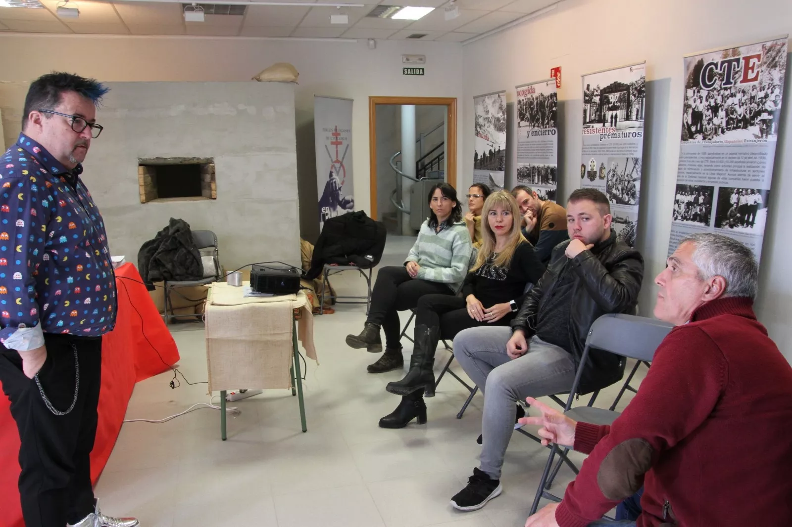 Charla de Daniel García Nieto en Robres. Foto Carlos Neofato