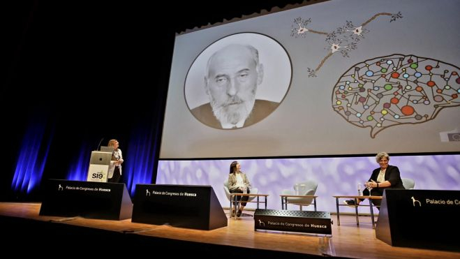 Mesa Redonda. Cristina Aranda, Begoña Zarauz e Isabelle Hupont Mesa Redonda. Cristina Aranda, Begoña Zarauz e Isabelle Hupont