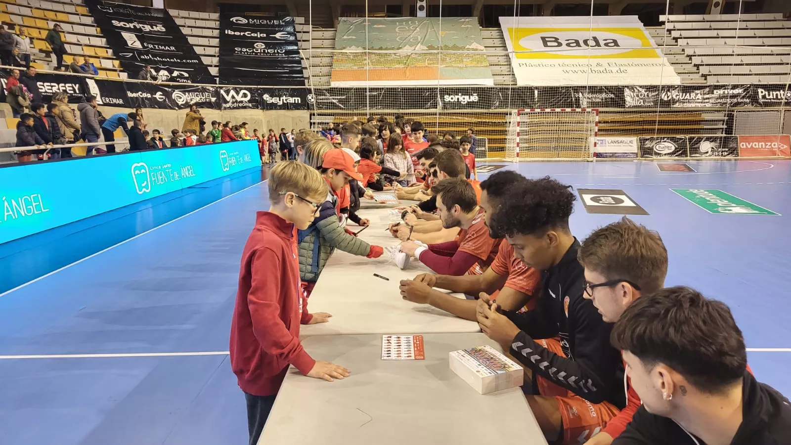 Presentación de la cantera de Balonmano Huesca