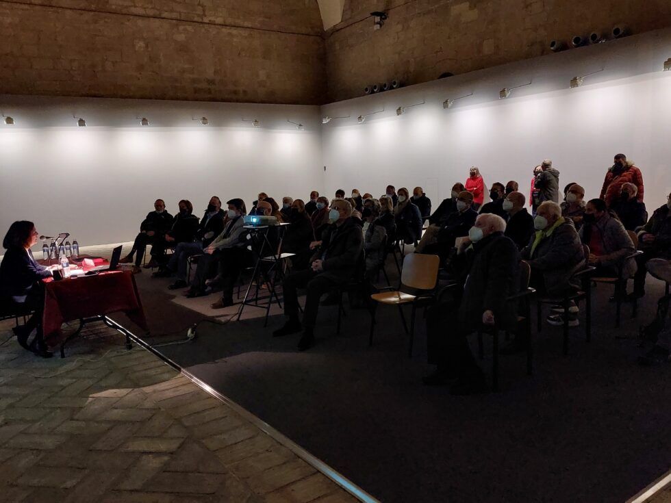 Una de las jornadas de Studiosi en el antiguo claustro de la Sertoriana, en el Museo de Huesca