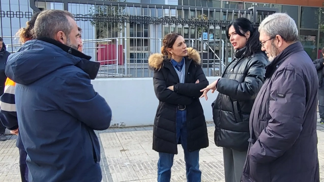 La alcaldesa y el concejal de Medio Ambiente junto con los técnicos. La alcaldesa y el concejal de Medio Ambiente junto con los técnicos.