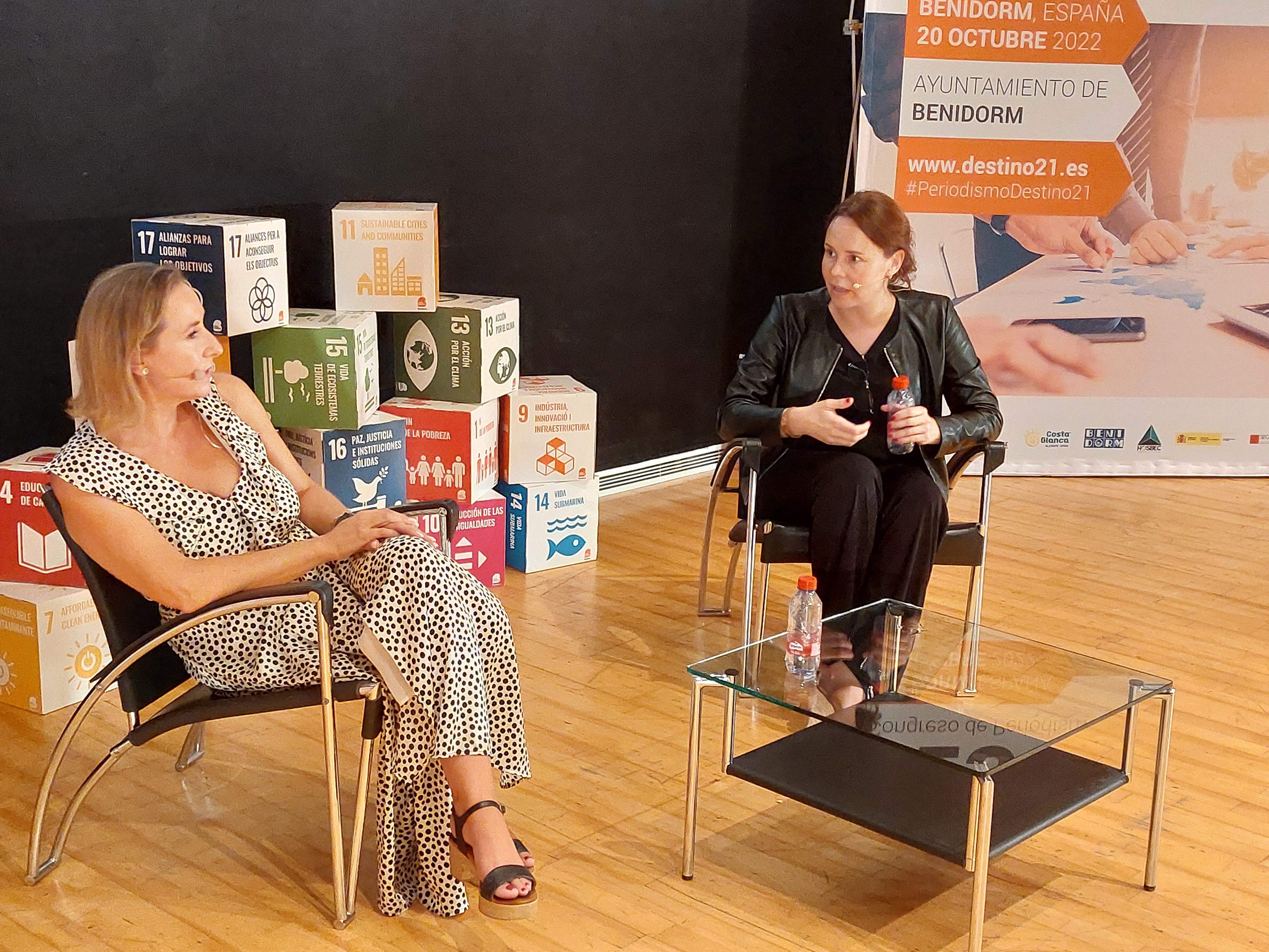 Leire Bilbao y Elizabeth Keegan.