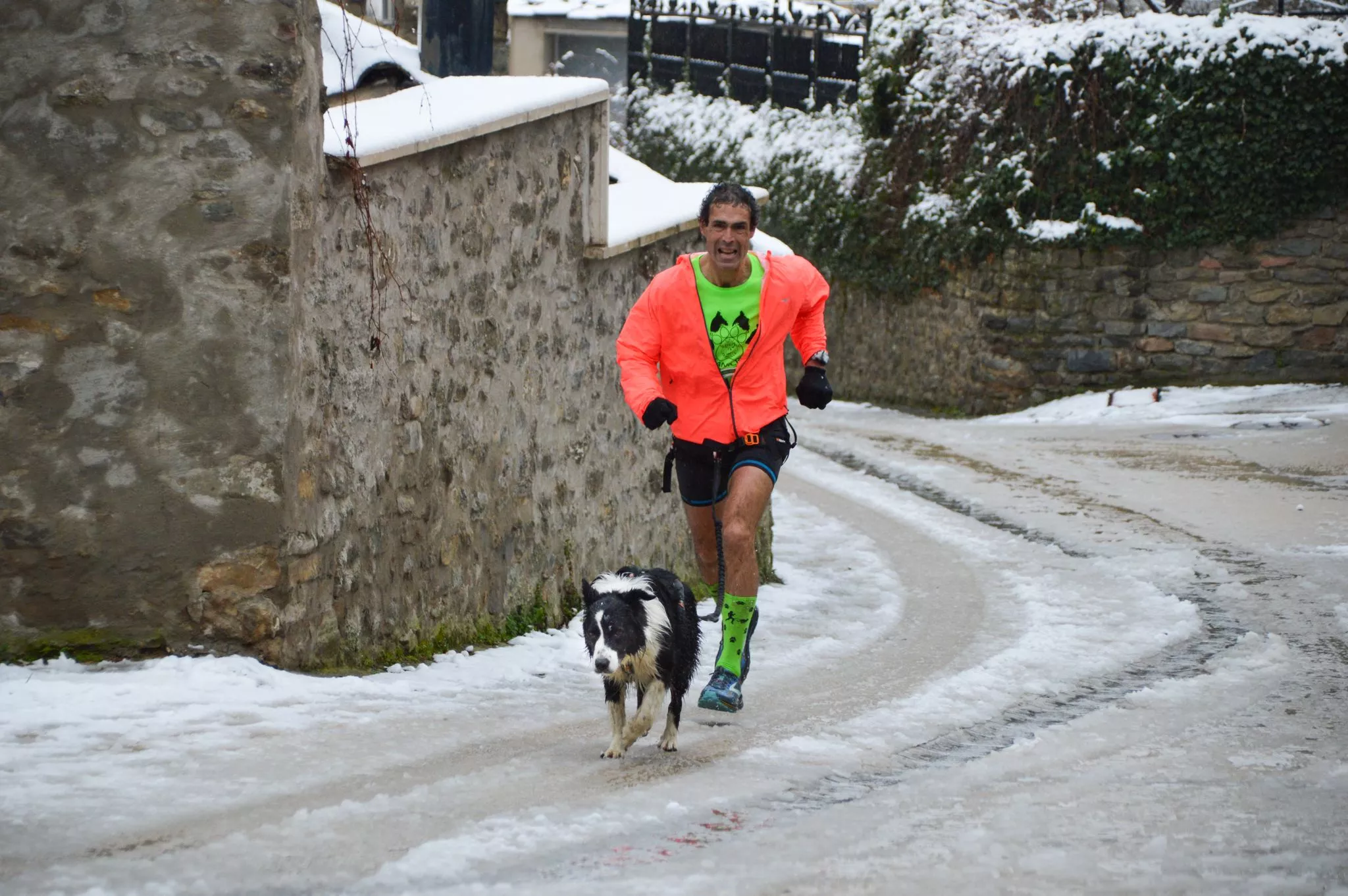 Mario Monzon con Lucas, de Almudevar y del club Oscanicross, 1º vet 2