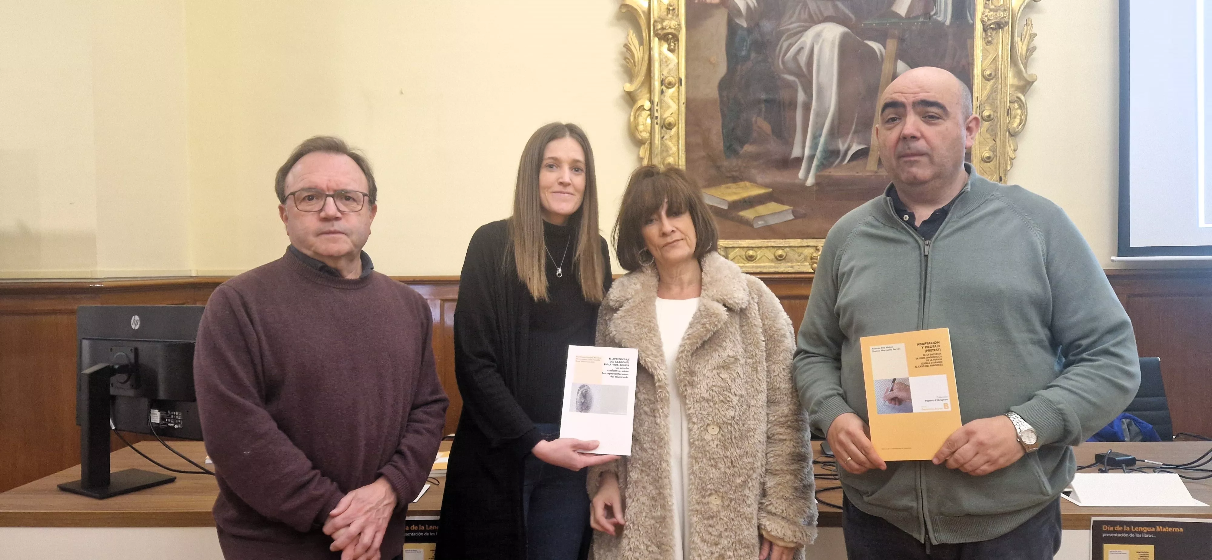 José Domingo Dueñas, Rosa Tabernero, Iris Campos y Antonio Eito han presentado dos libros sobre la lengua aragonesa. Foto Myriam Martínez