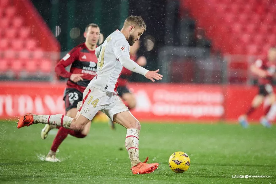 Jorge Pulido, capitán del Huesca en el partido ante el Mirandés.