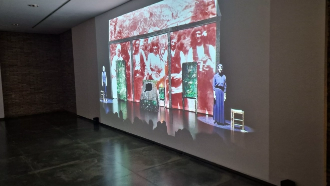 Una de las proyecciones que se pueden ver en la sala. Foto Myriam Martínez Una de las proyecciones que se pueden ver en la sala. Foto Myriam Martínez