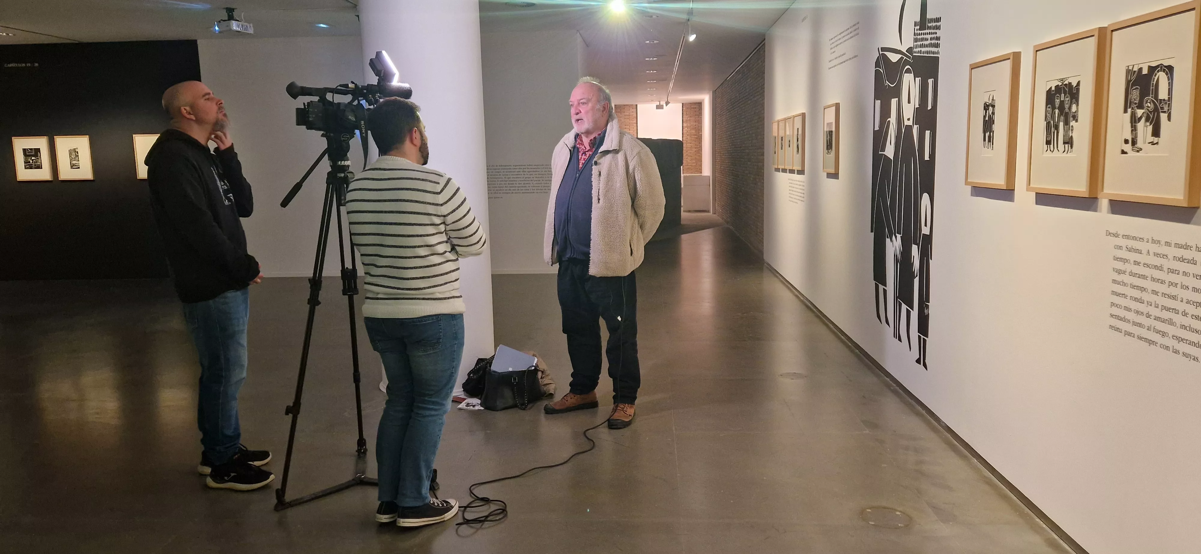 Exposición de Antonio Santos sobre "La lluvia amarilla" de Julio Llamazares. Foto Myriam Martínez