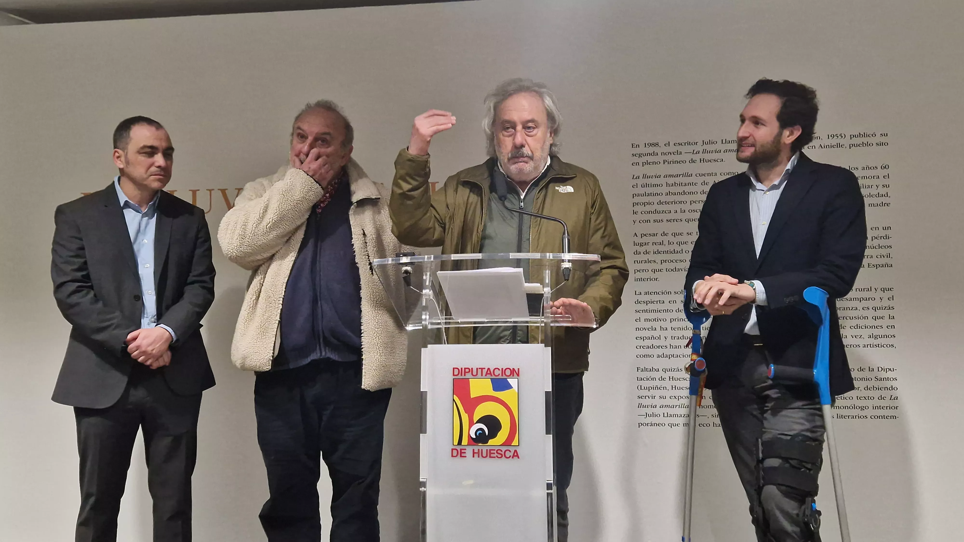 Exposición de Antonio Santos sobre La lluvia amarilla de Julio Llamazares. Foto Myriam Martínez 