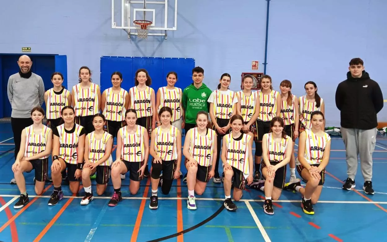 Casi 90 jóvenes participan en la última jornada de tecnificación de basket