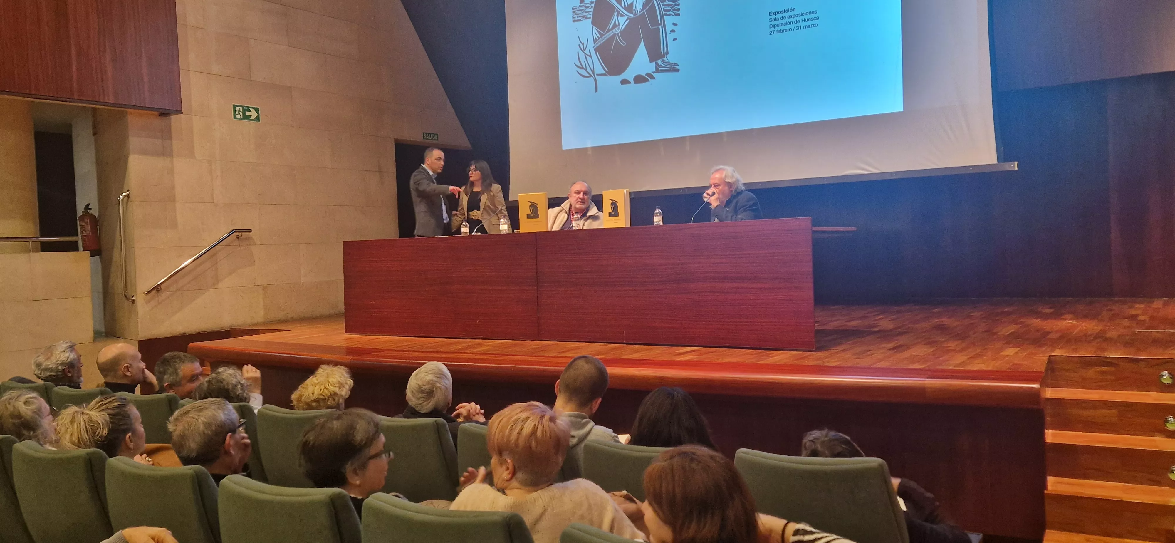 Carlos Sampériz, Antonio Santos, Esther Puisac y Julio Llamazares. Foto Myriam Martínez