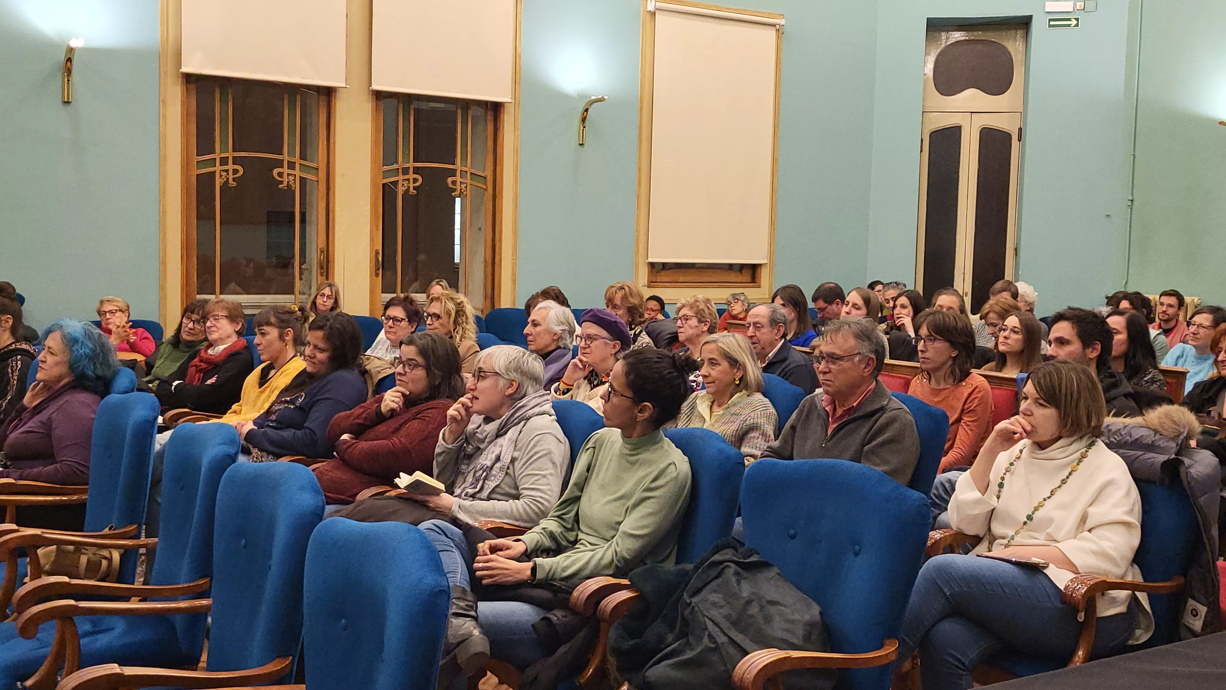 Charla de la Asamblea 8M en el Casino de Huesca. Foto Mercedes Manterola