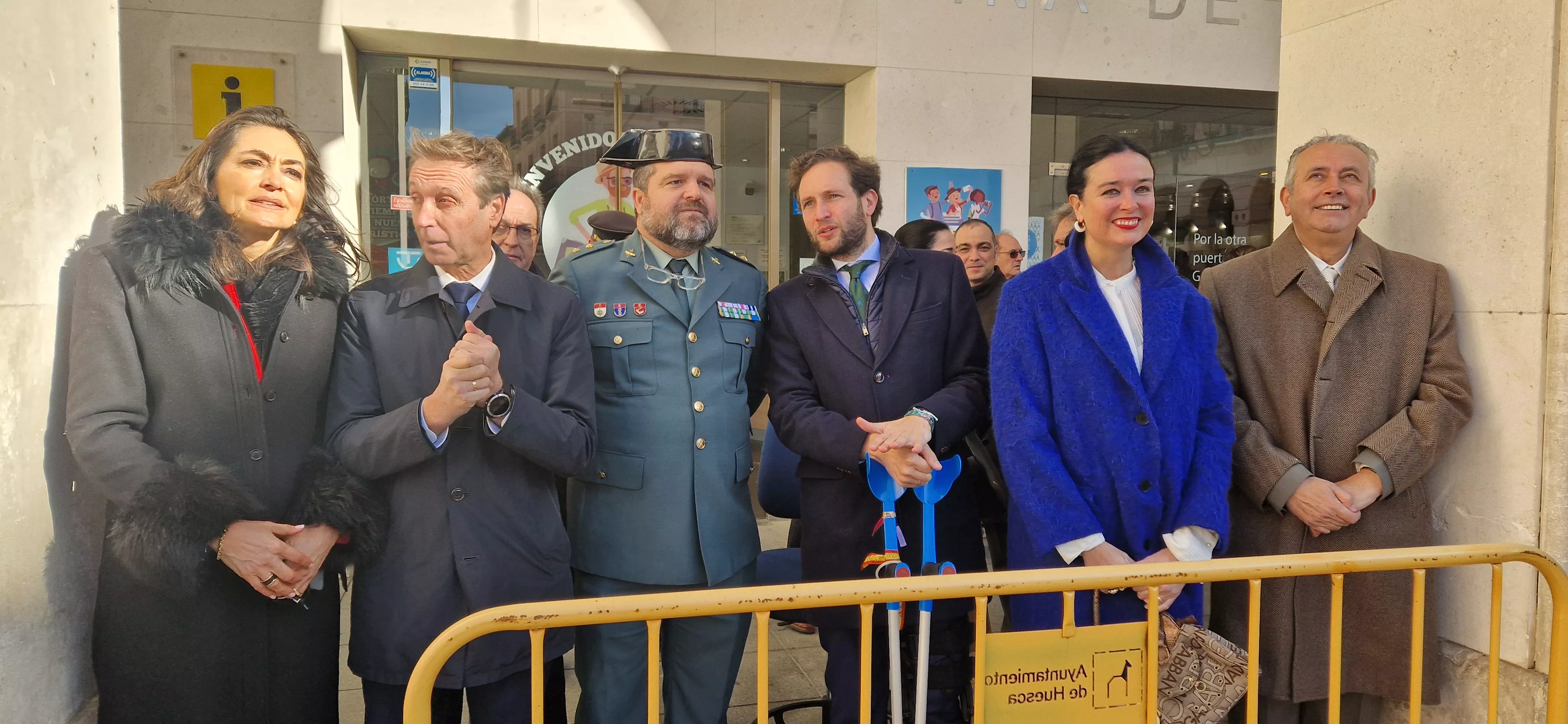 Exhibición del GREIM en la plaza López Allué de Huesca. Foto Myriam Martínez 