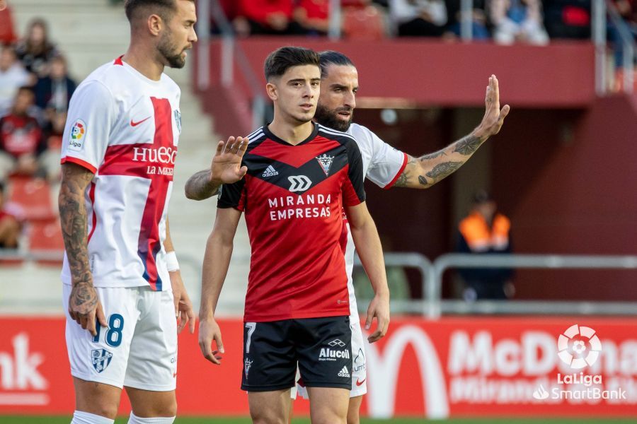 Más imágenes del partido Mirandéz Huesca. Foto La Liga 