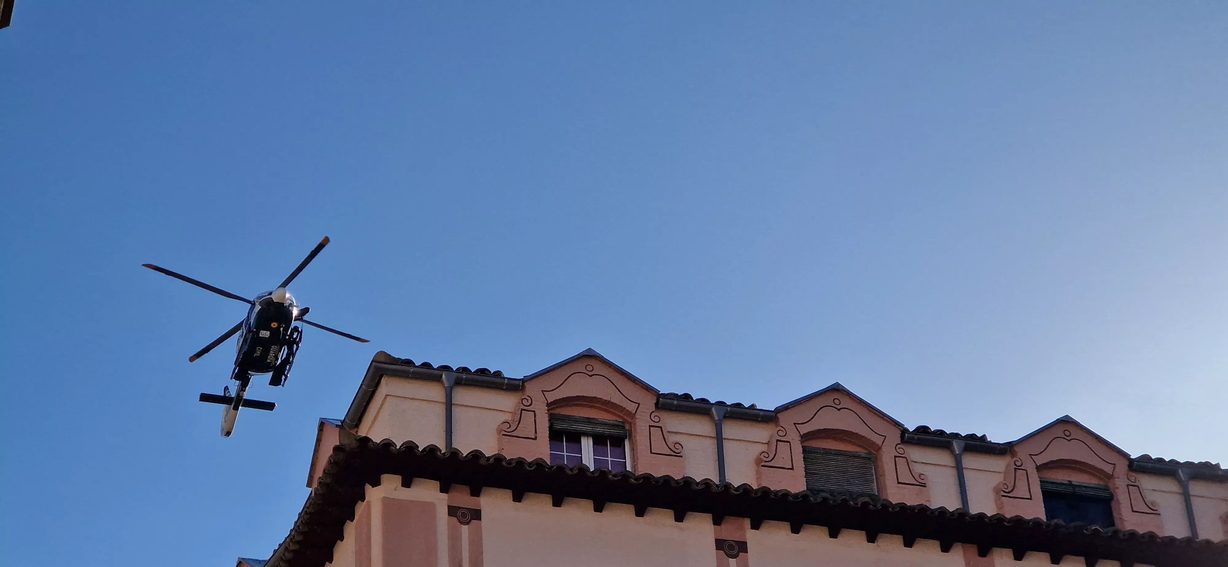 Exhibición del GREIM en la plaza López Allué de Huesca. Foto Myriam Martínez 