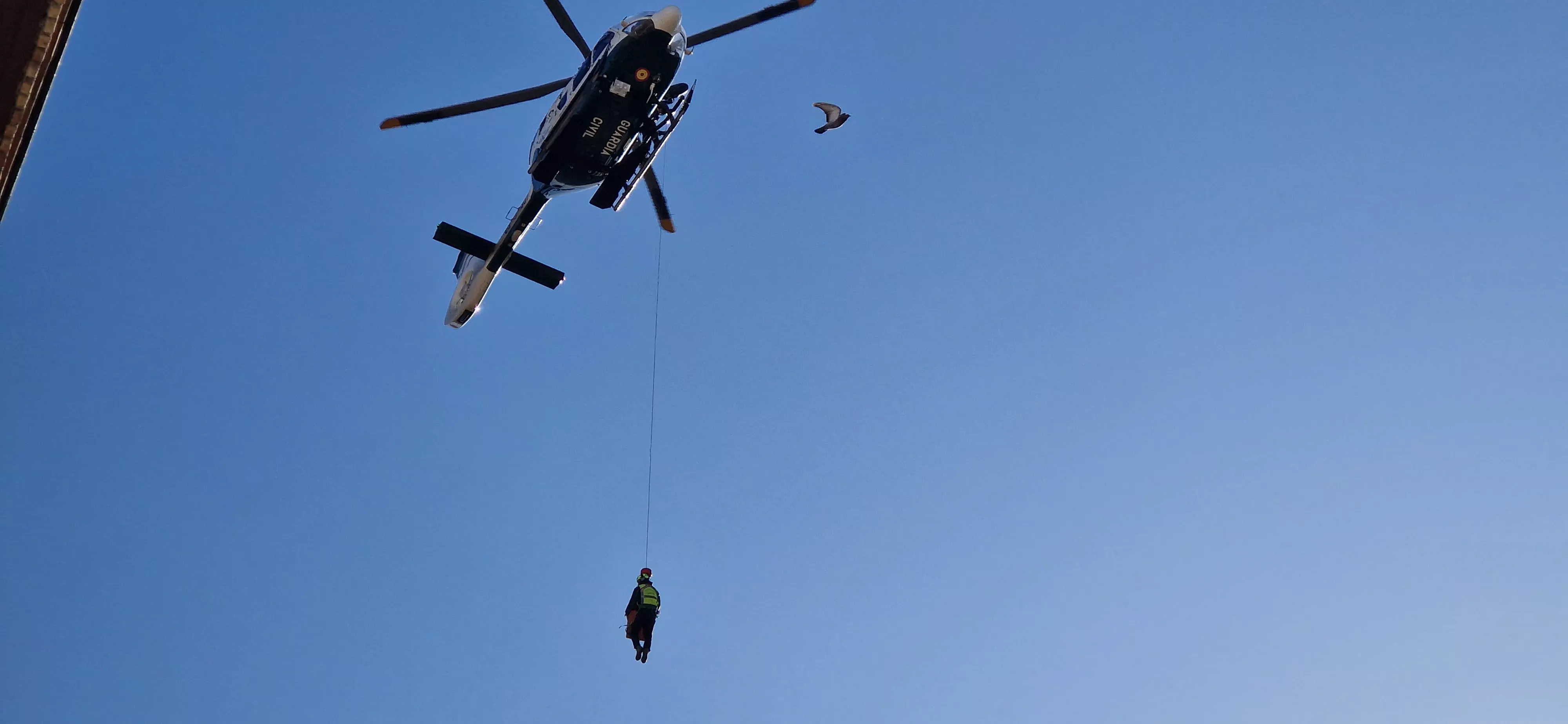 Exhibición del GREIM en la plaza López Allué de Huesca. Foto Myriam Martínez 