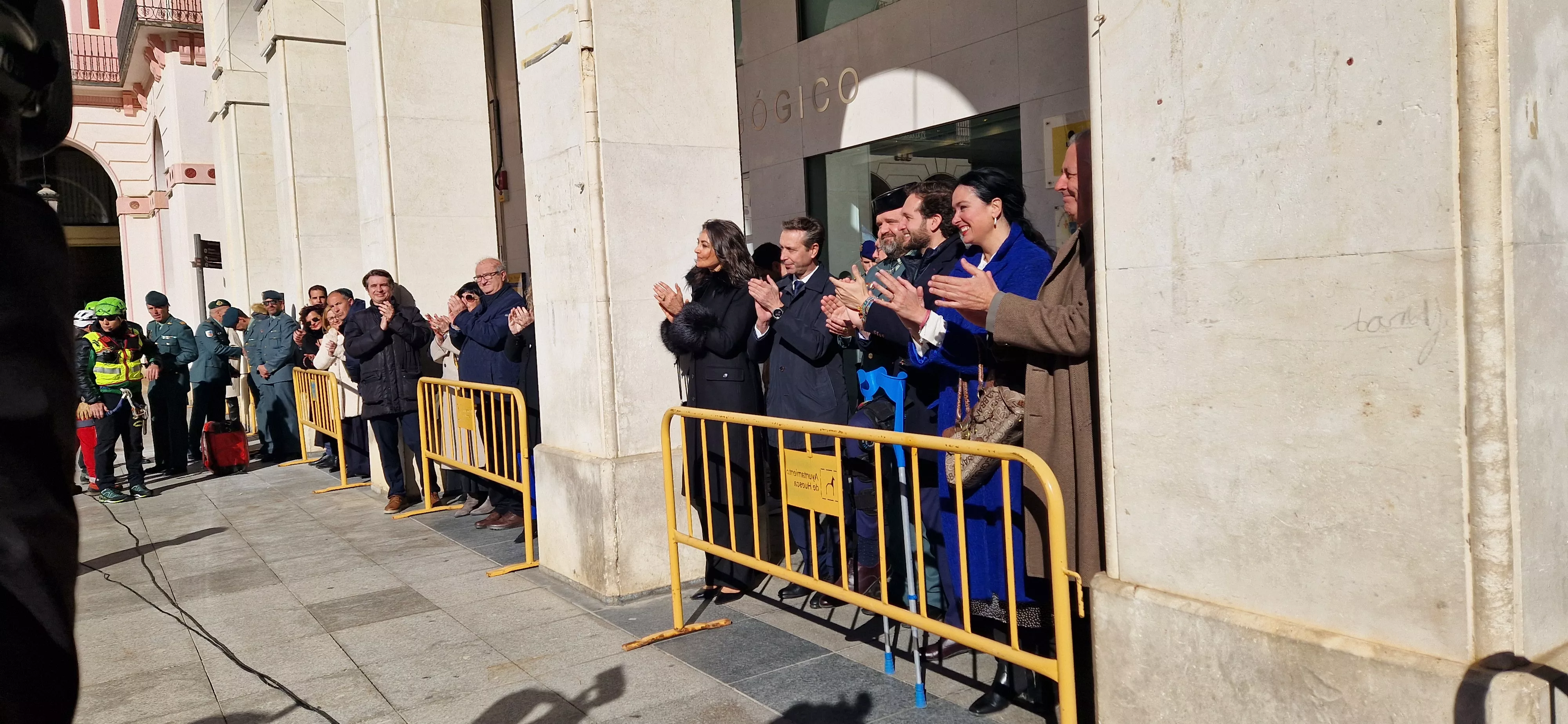 Exhibición del GREIM en la plaza López Allué de Huesca. Foto Myriam Martínez 