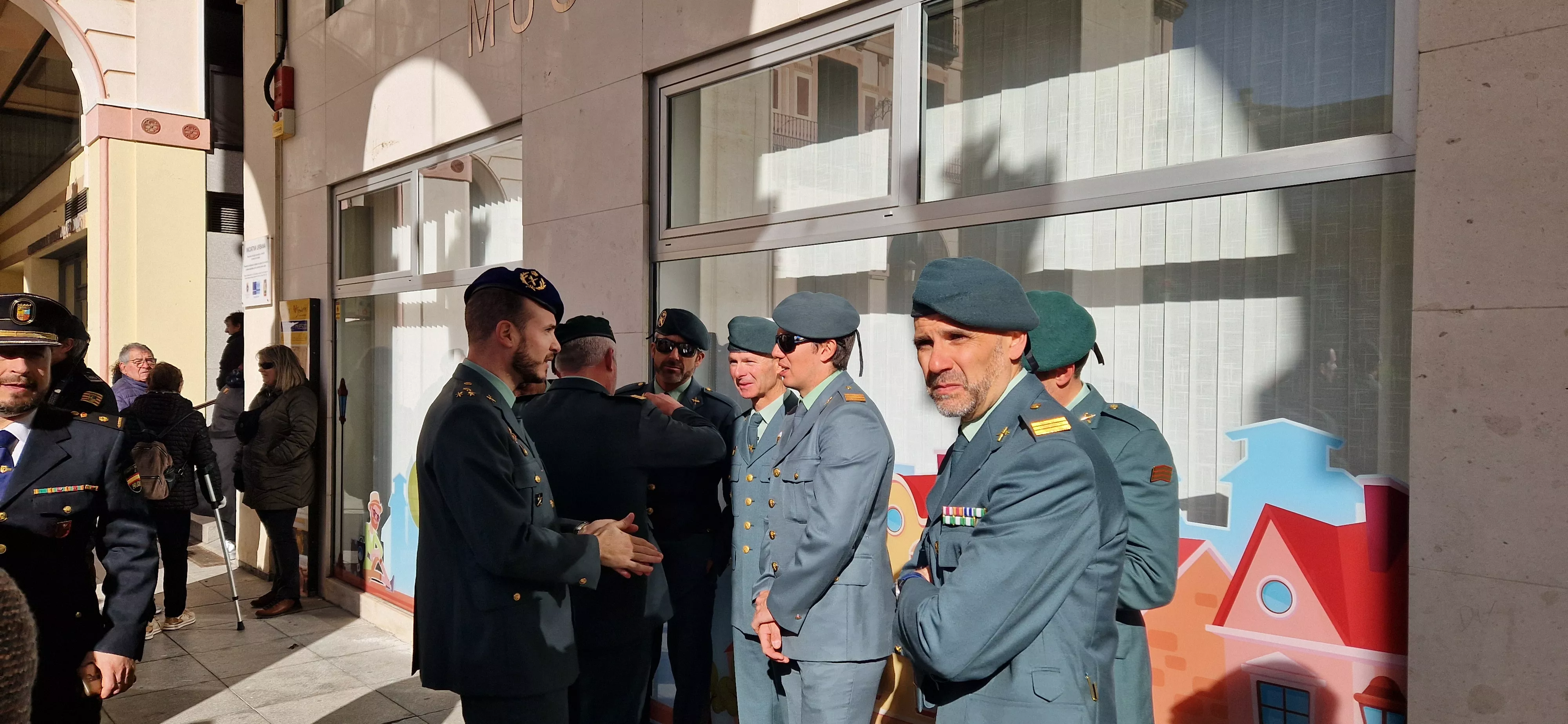 Exhibición del GREIM en la plaza López Allué de Huesca. Foto Myriam Martínez 