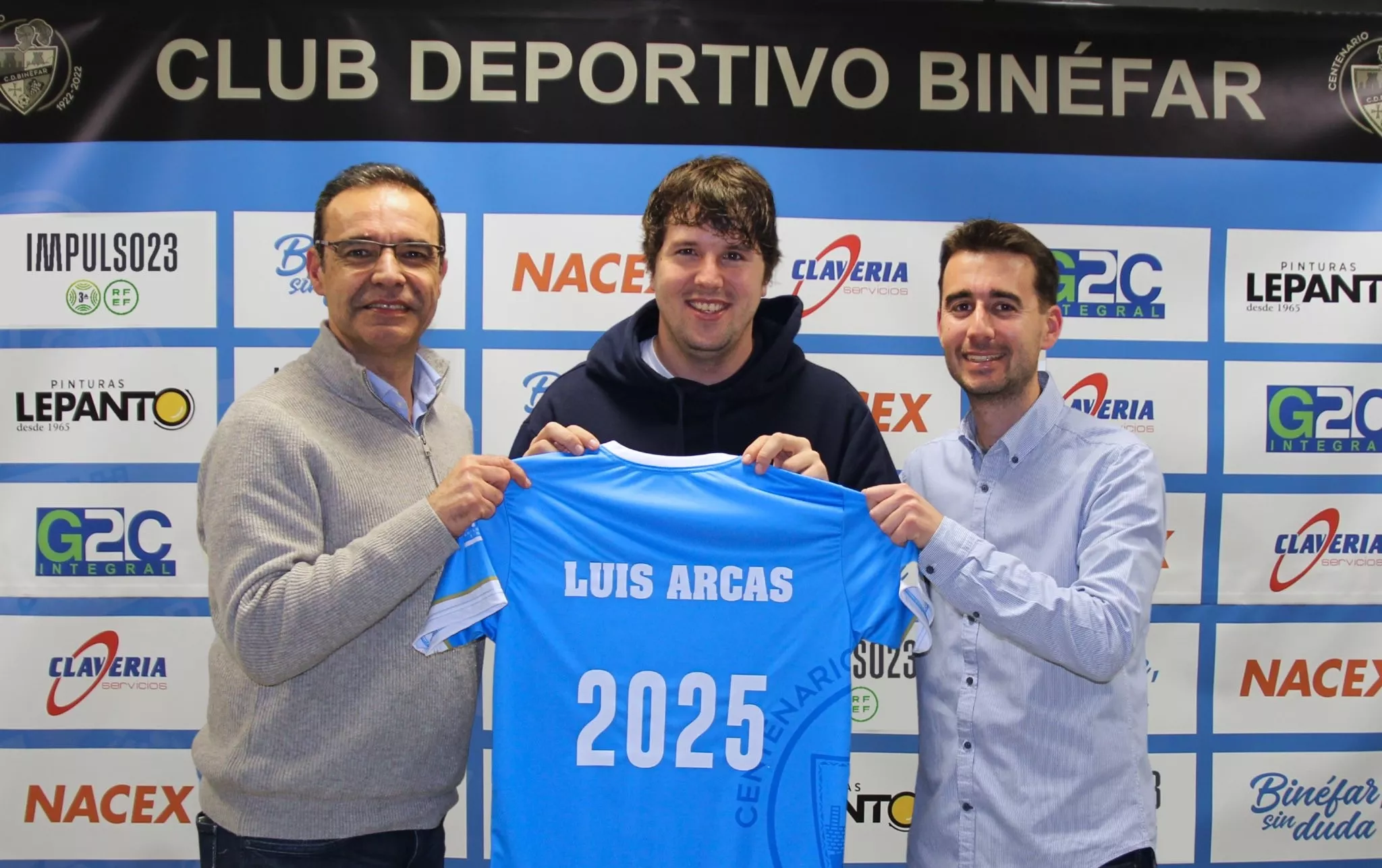 Luis Arcas seguirá entrenando al Binéfar hasta 2025