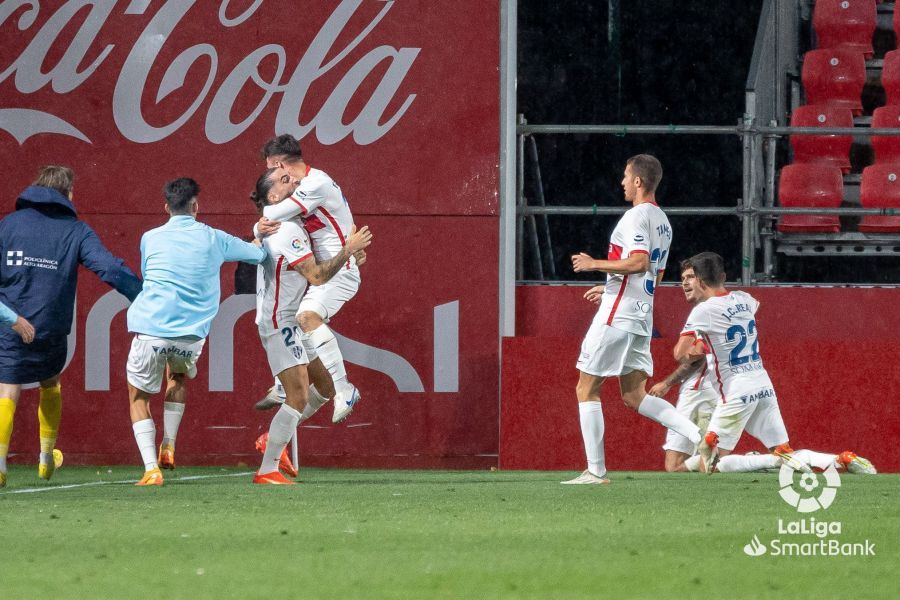 Imágenes del partido Mirandés Huesca. Foto La Liga 