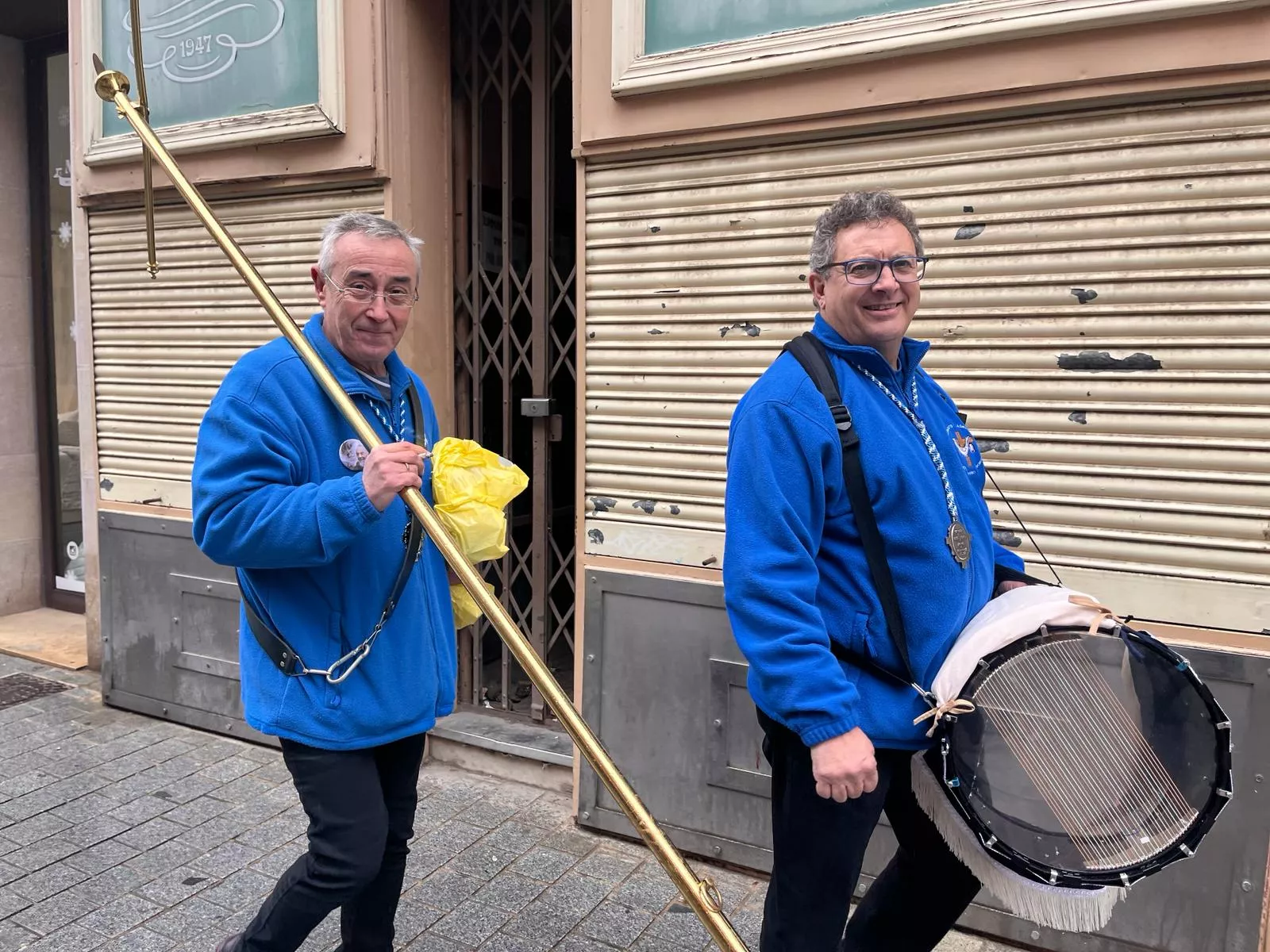 La lluvia obliga a suspender el toque conjunto del Encuentro de Bandas Sonidos de la Semana Santa. Foto Mercedes Manterola