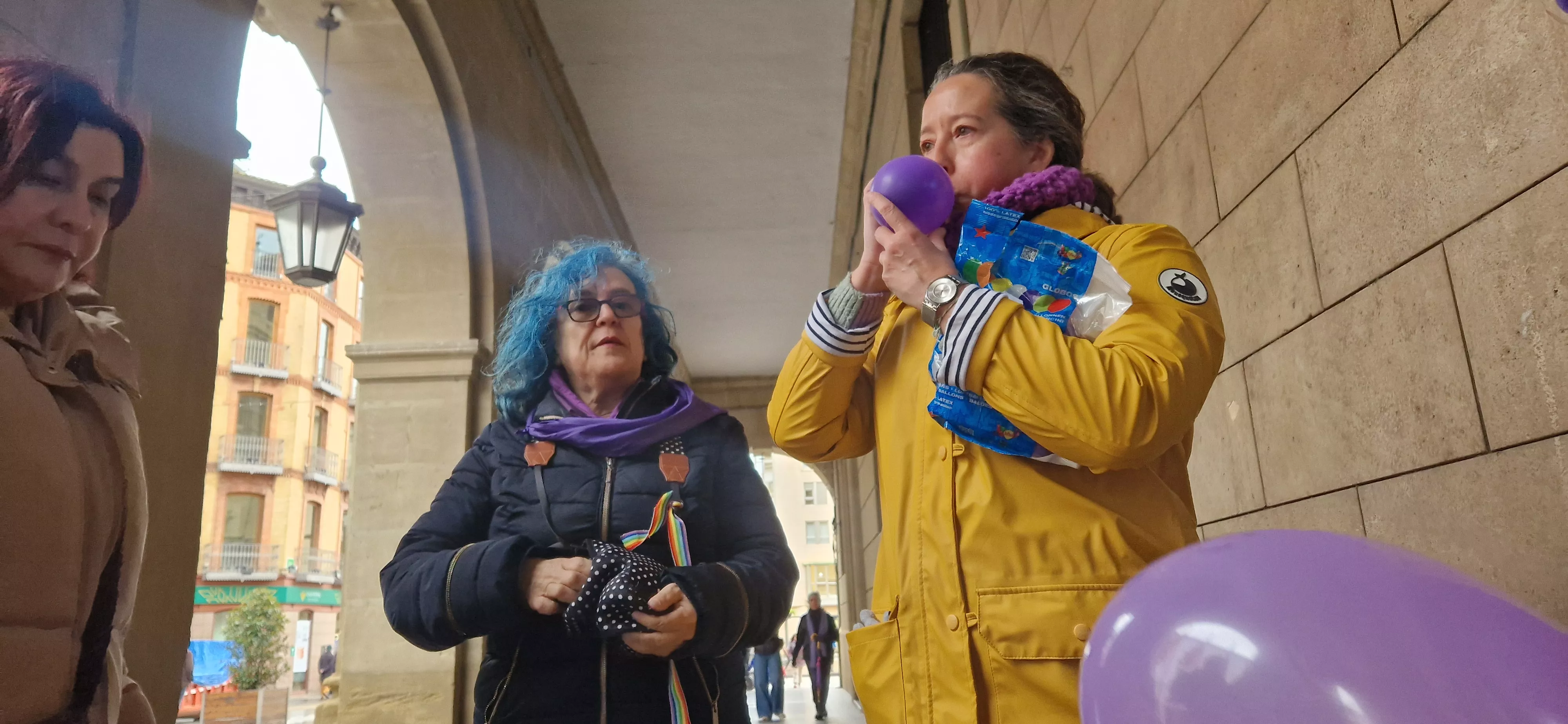 Andanda violeta en Huesca por el Día de la Mujer 2024. Foto Myriam Martínez