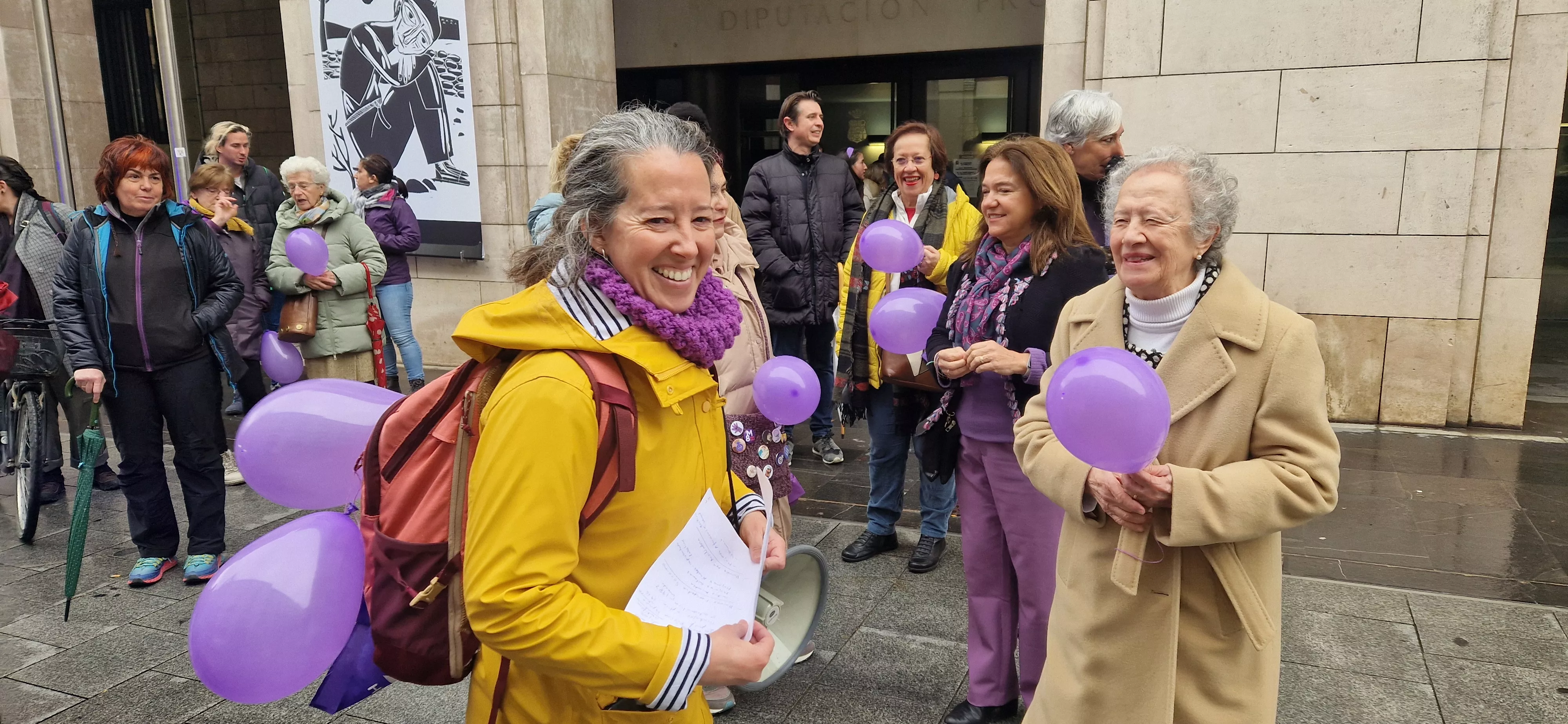 Andanda violeta en Huesca por el Día de la Mujer 2024. Foto Myriam Martínez