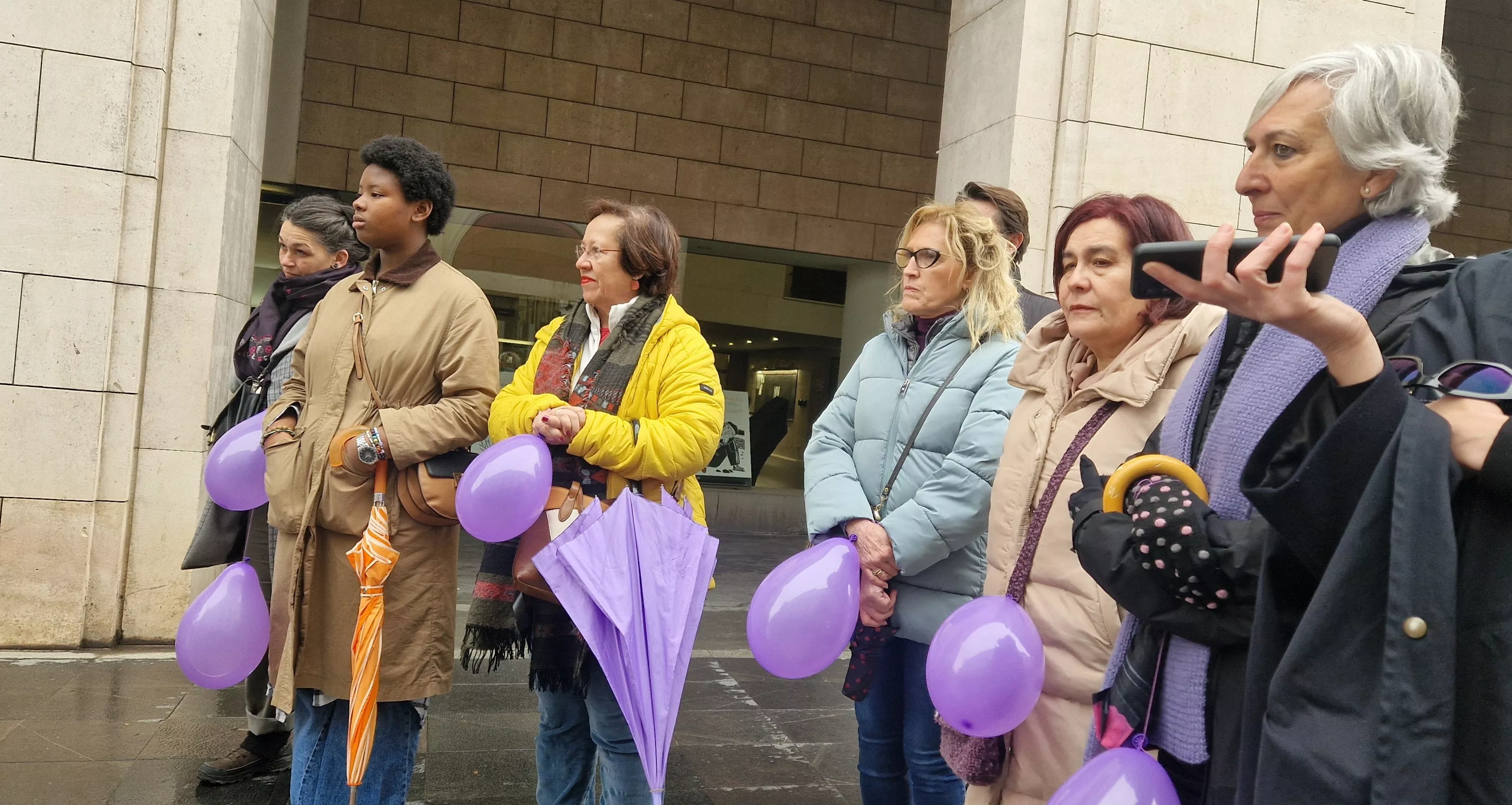 Andanda violeta en Huesca por el Día de la Mujer 2024. Foto Myriam Martínez