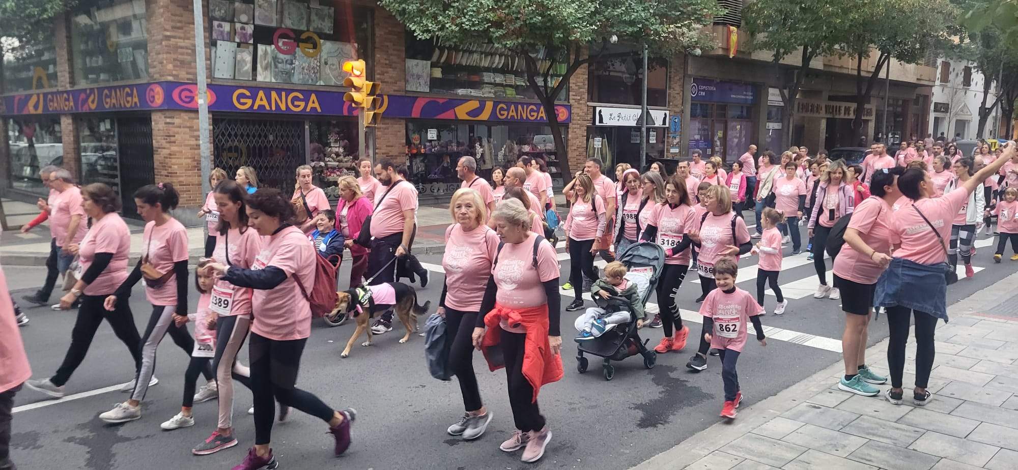 Carrera contra el Cáncer en Huesca. Foto Myriam Martínez