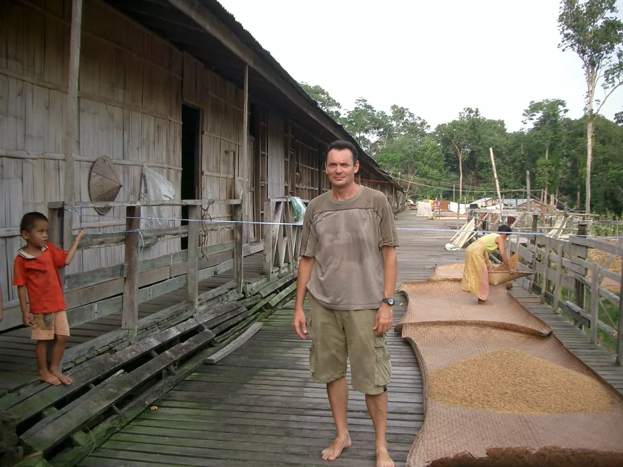 Marco Pascual en Borneo, la isla donde conoció a los Iban, los cazadores de cabezas