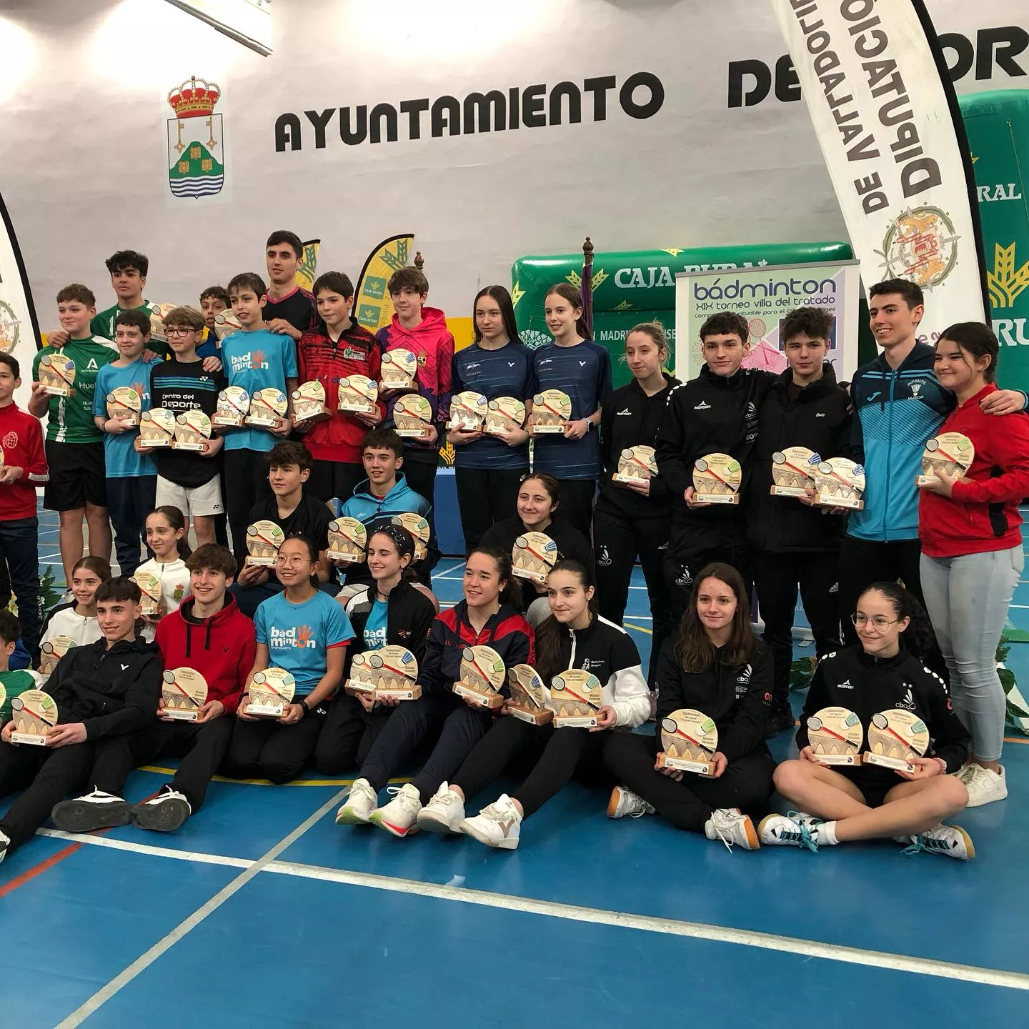 Foto de familia de los premiados