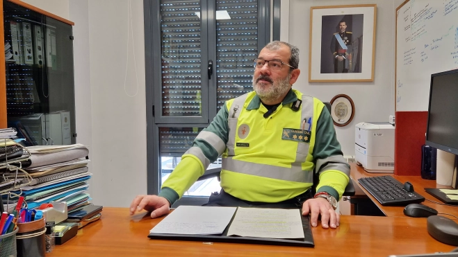 El capitán Platero, en su despacho. El capitán Platero, en su despacho.