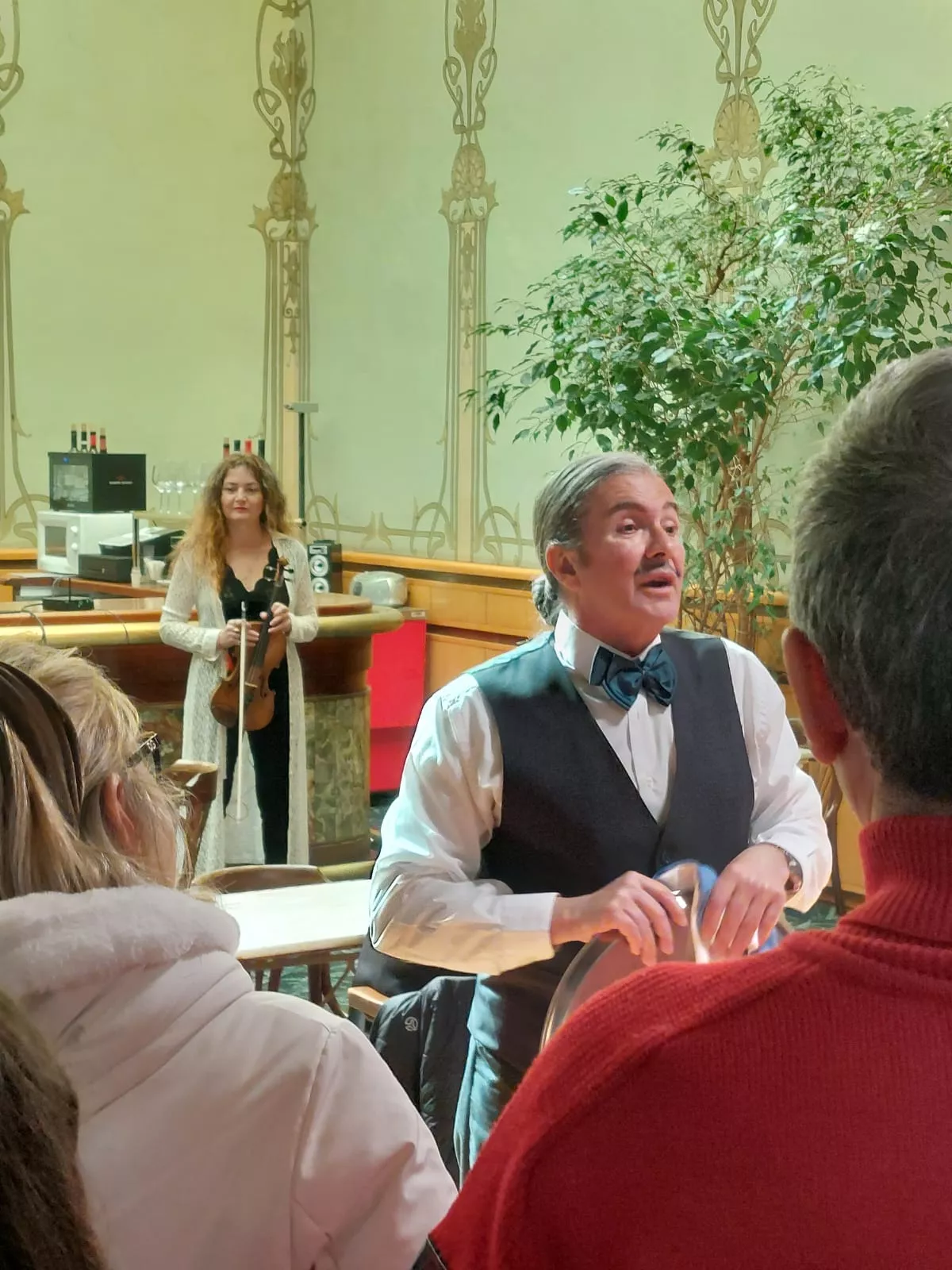 Cincomarzada en el Casino Oscense