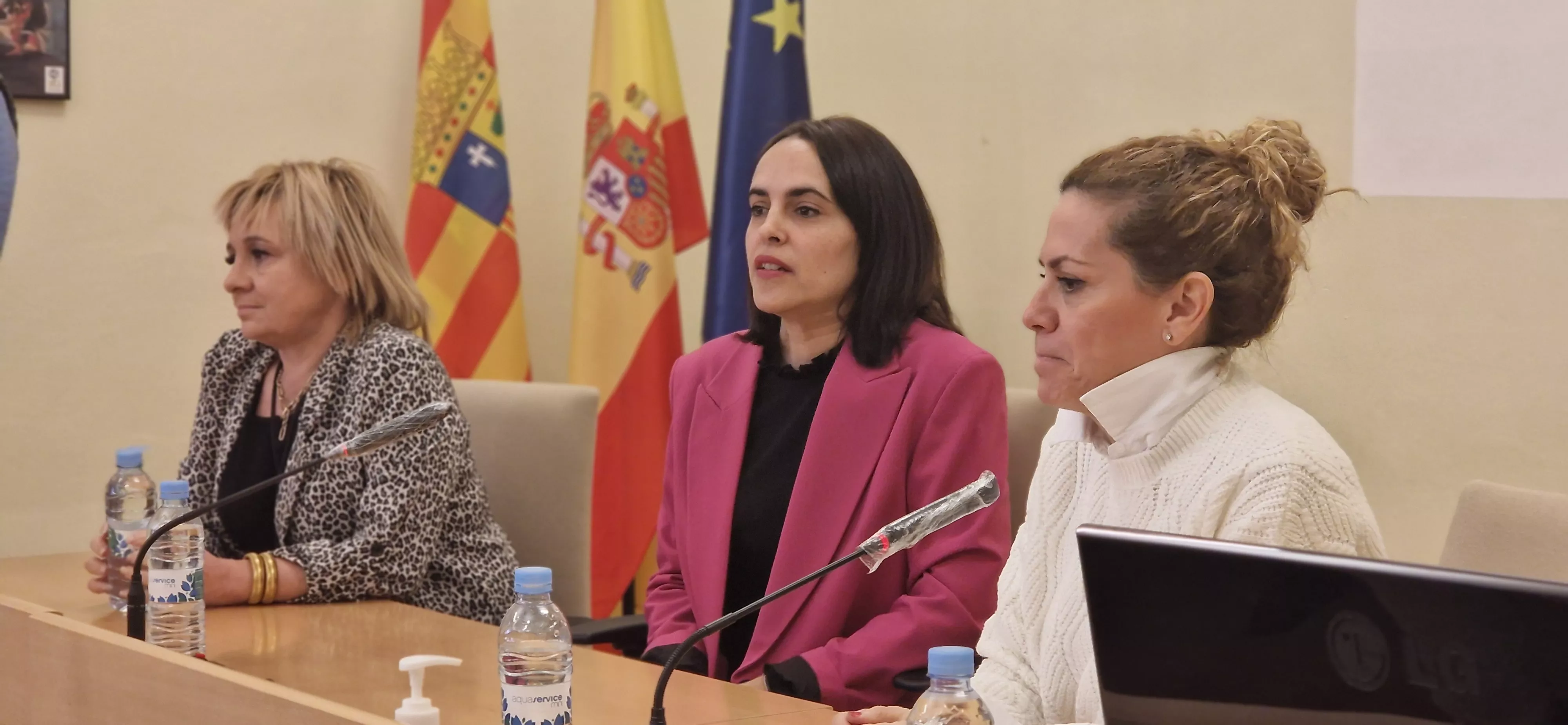 Mar Vazquez, Cristina Abad y Mónica Martínez, abordando el proyecto piloto frente a la ideación suicida en las aulas. Foto Myriam Martínez