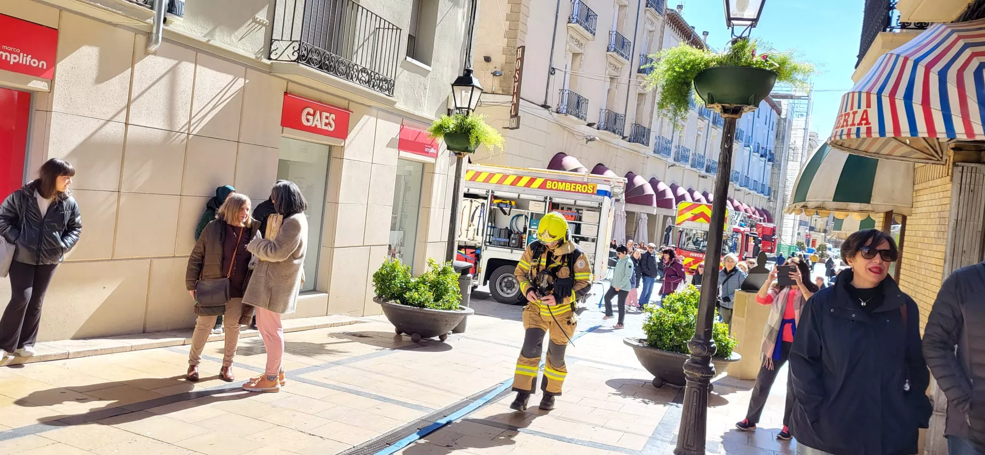 Actuación de bomberos por un conato de incendio en el Palacio de Villahermosa.