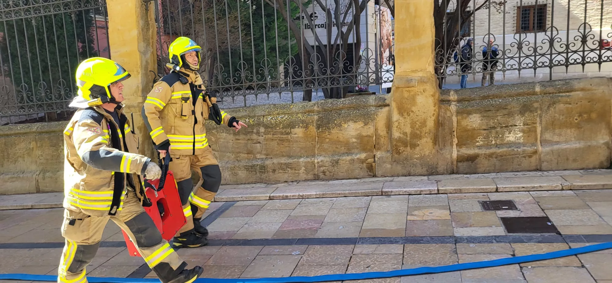 Actuación de bomberos por un conato de incendio en el Palacio de Villahermosa.