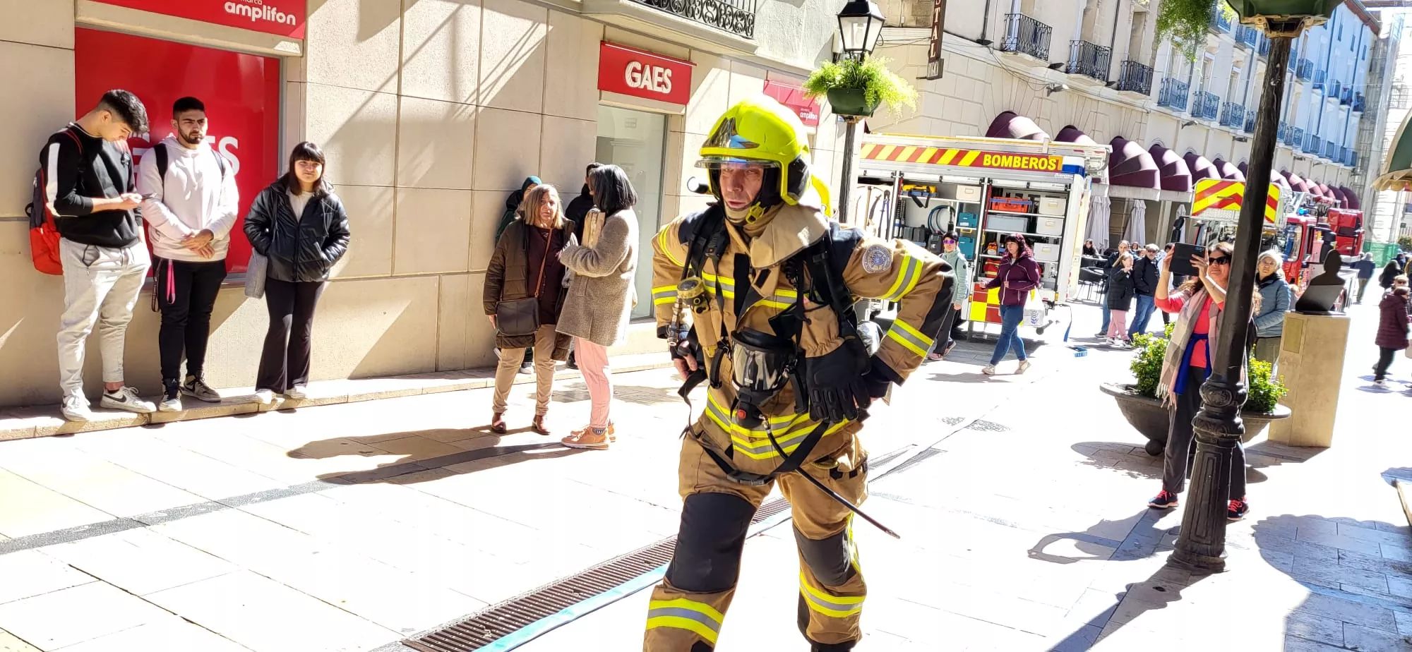 Actuación de bomberos por un conato de incendio en el Palacio de Villahermosa.