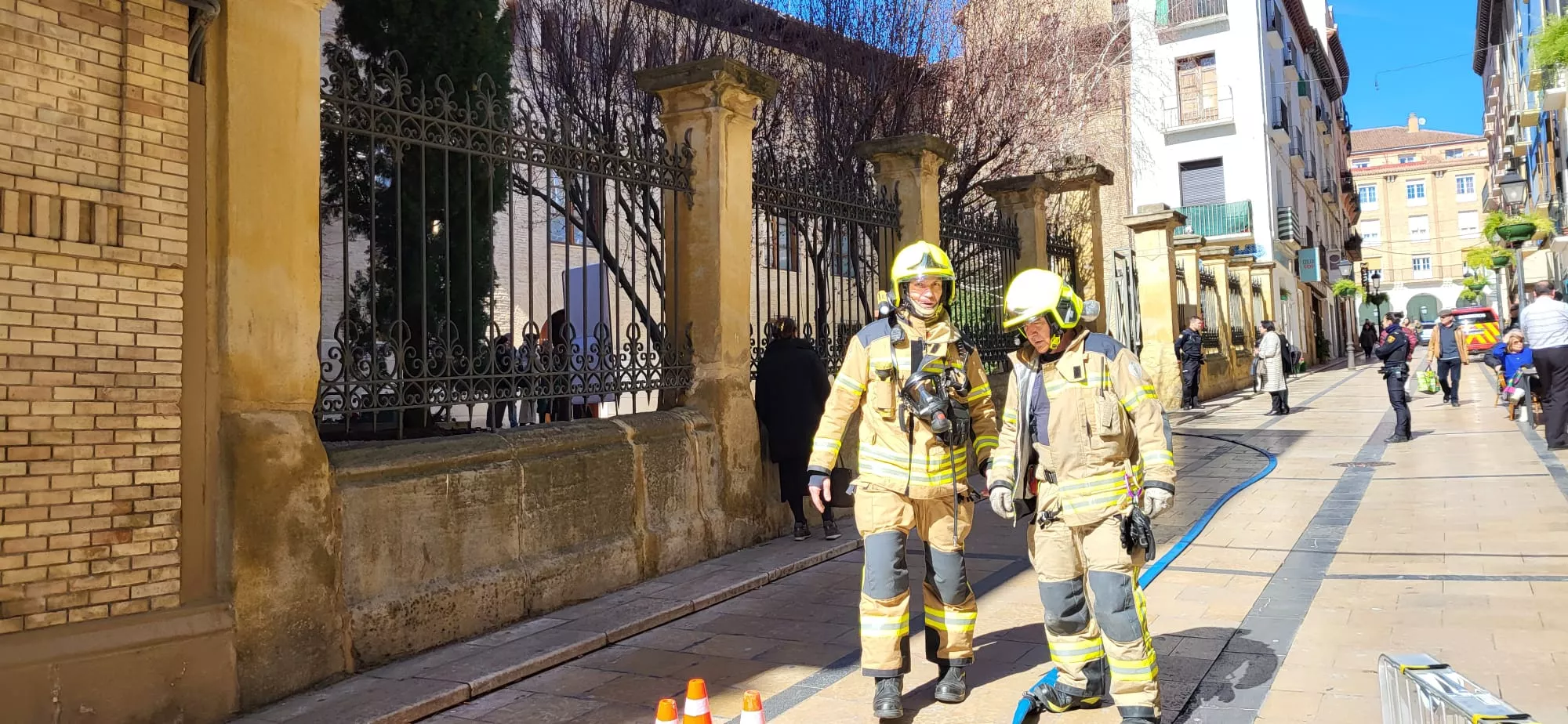 Actuación de bomberos por un conato de incendio en el Palacio de Villahermosa.