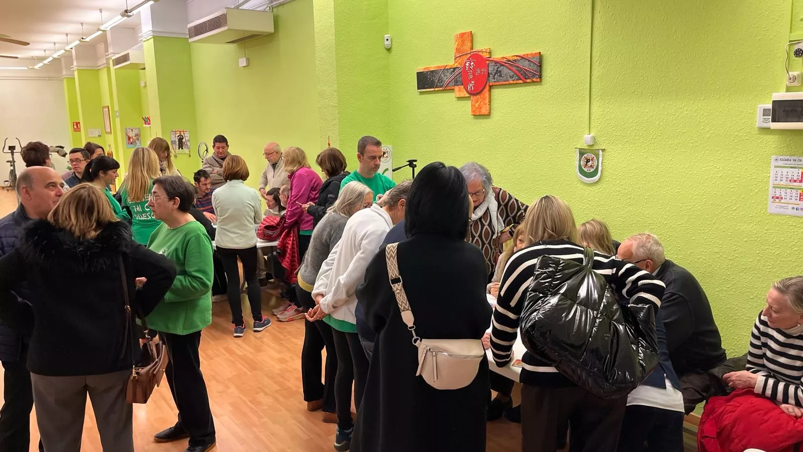 Presentación del primer juego de cartas del mundo basado en el taichí en la escuela de Andrés Pascual. Foto Mercedes Manterola