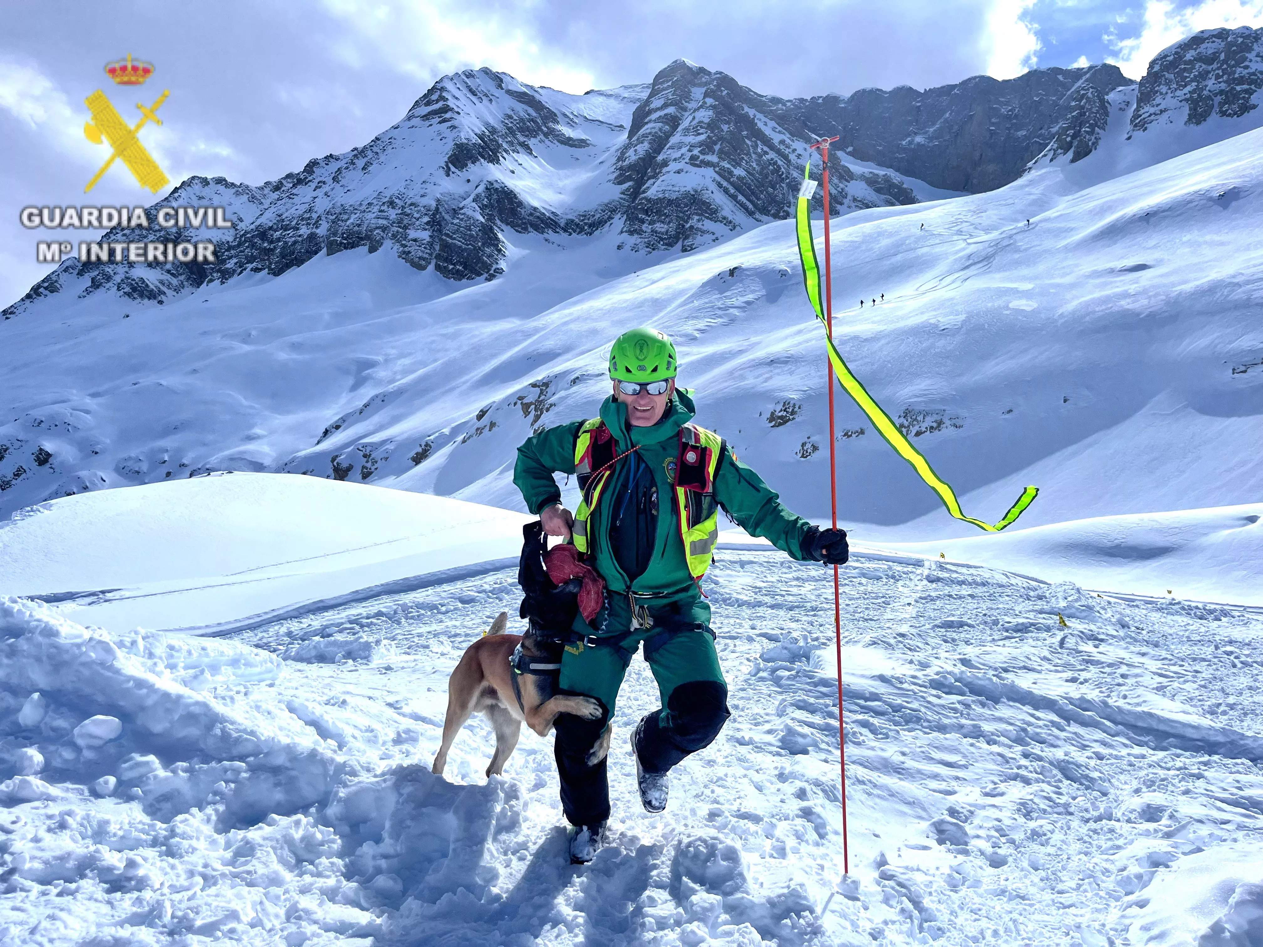  Prácticas de guías caninos de la Guardia Civil en Panticosa.