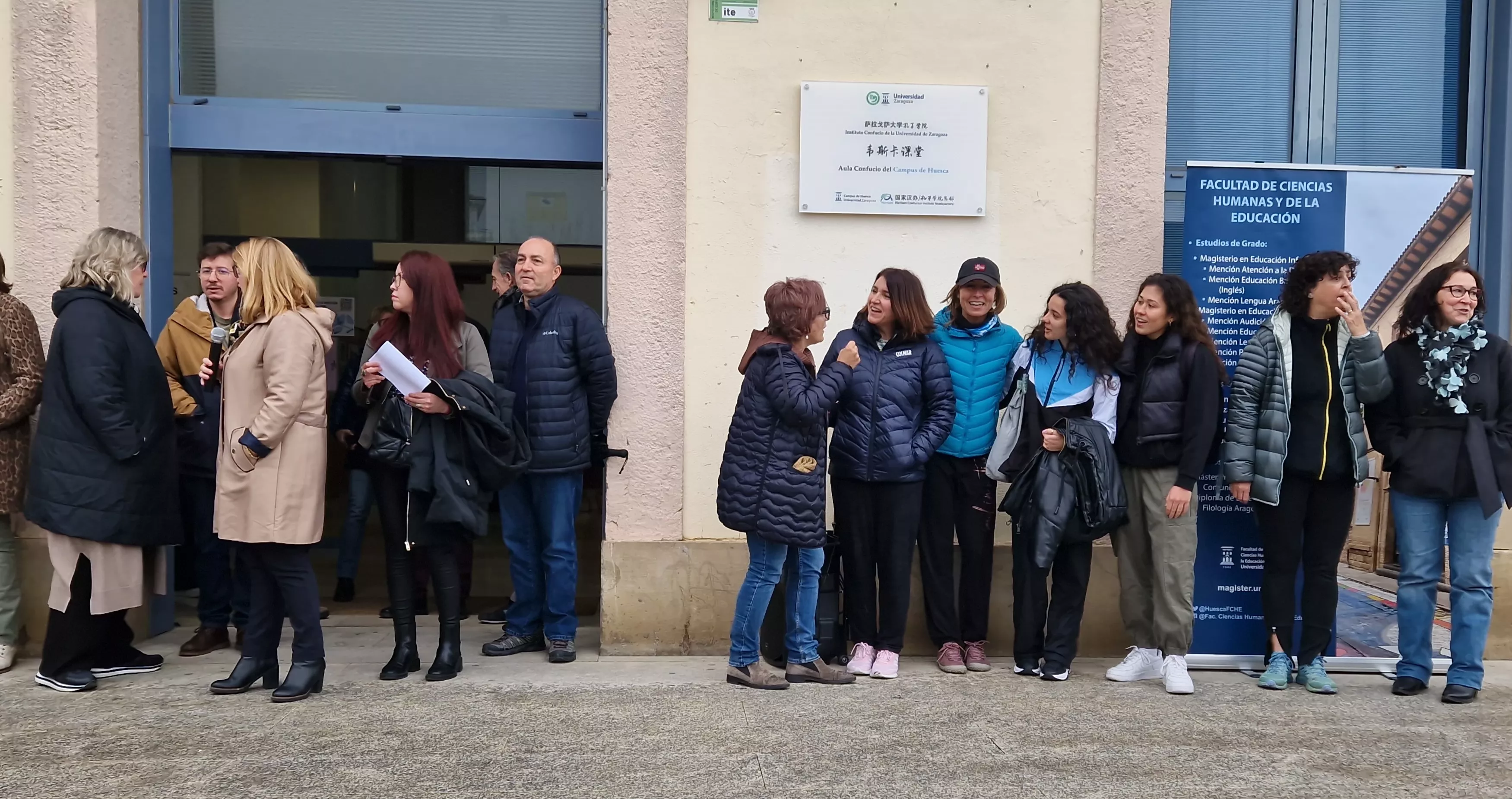 Lectura del manifiesto por el Día de la Mujer en el Campus de Huesca. Foto Myriam Martínez