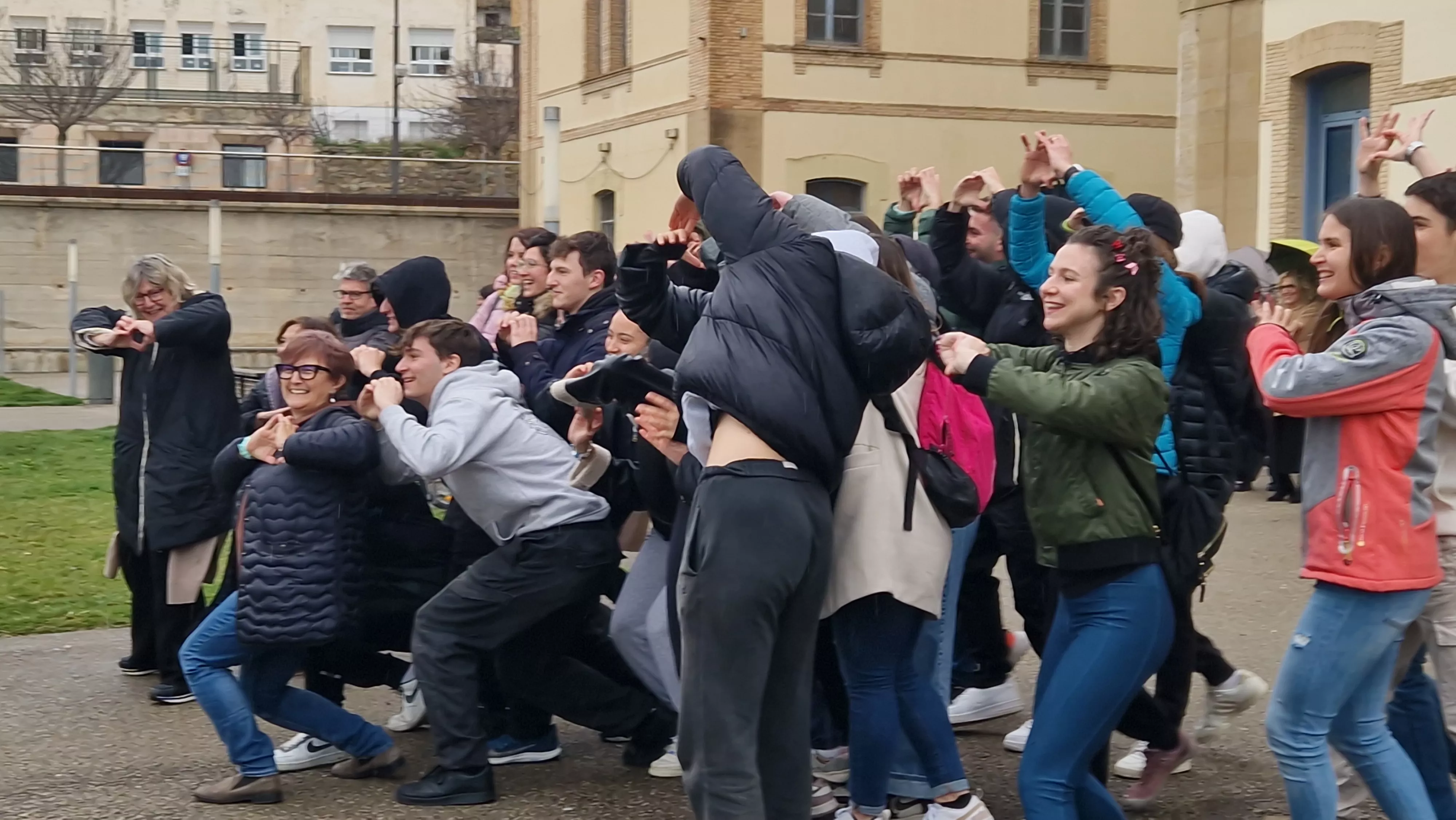 Flashmob por el Día de la Mujer en el Campus de Huesca. Foto Myriam Martínez