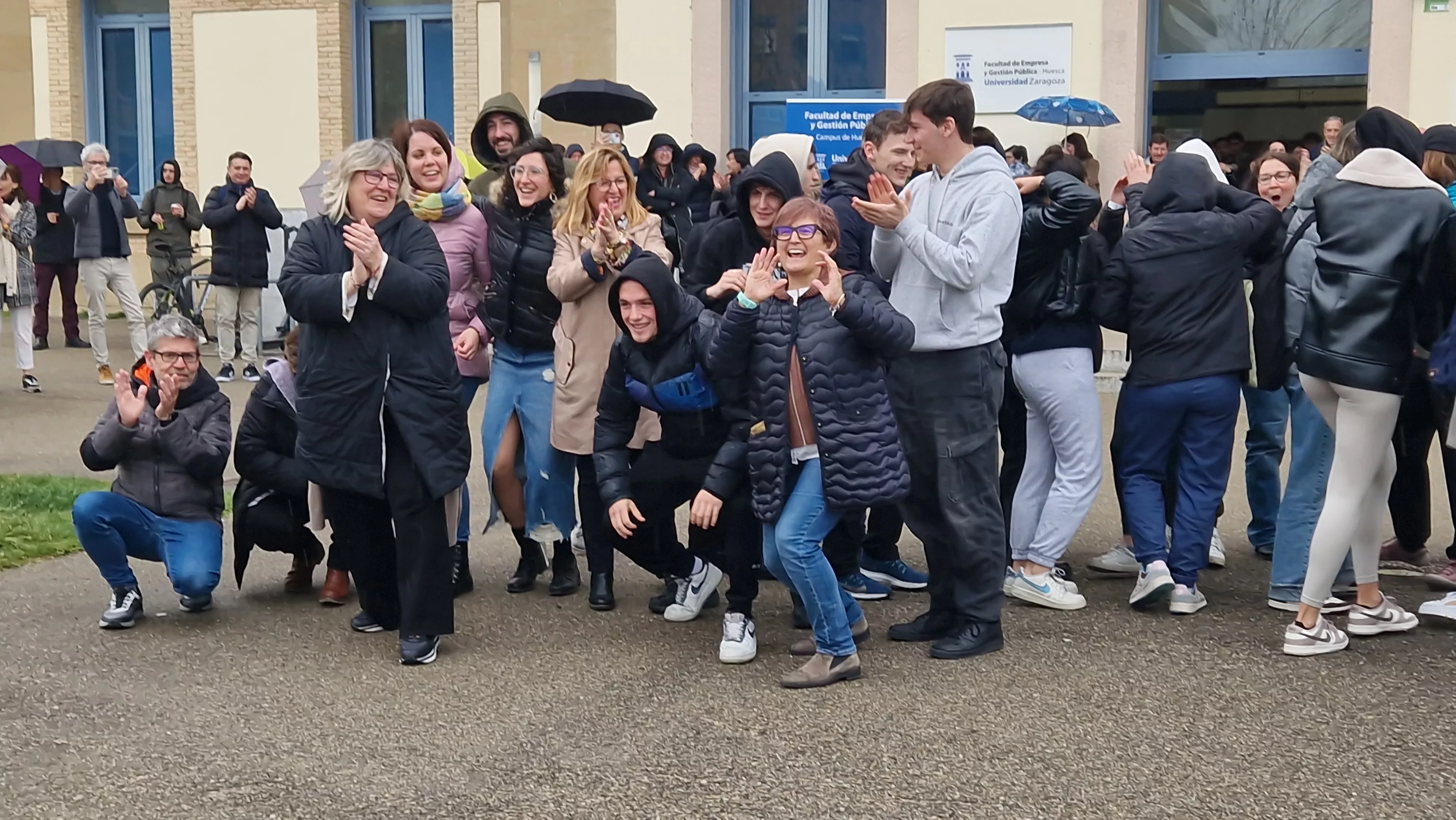 Flashmob por el Día de la Mujer en el Campus de Huesca. Foto Myriam Martínez