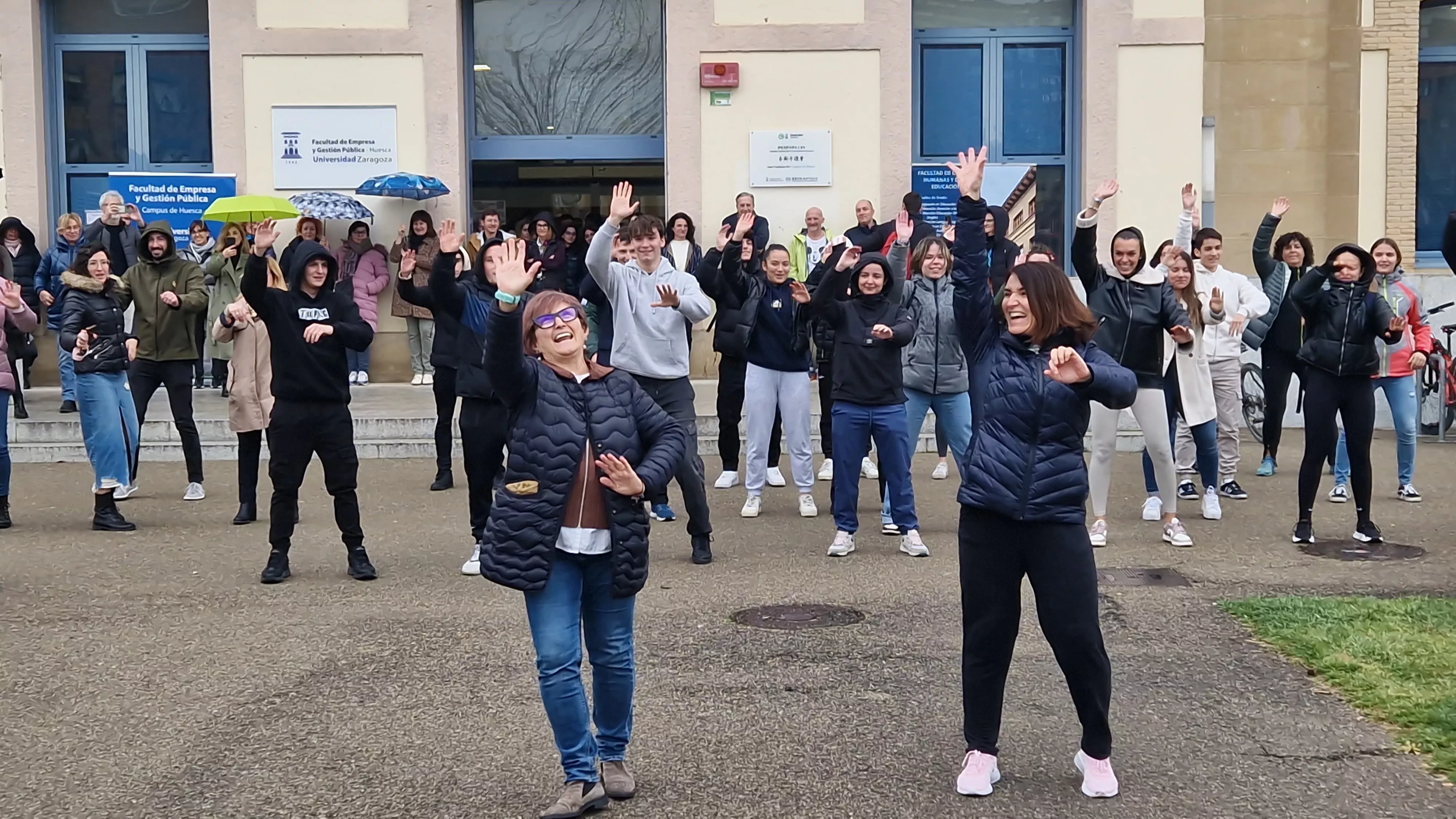 Flashmob por el Día de la Mujer en el Campus de Huesca. Foto Myriam Martínez