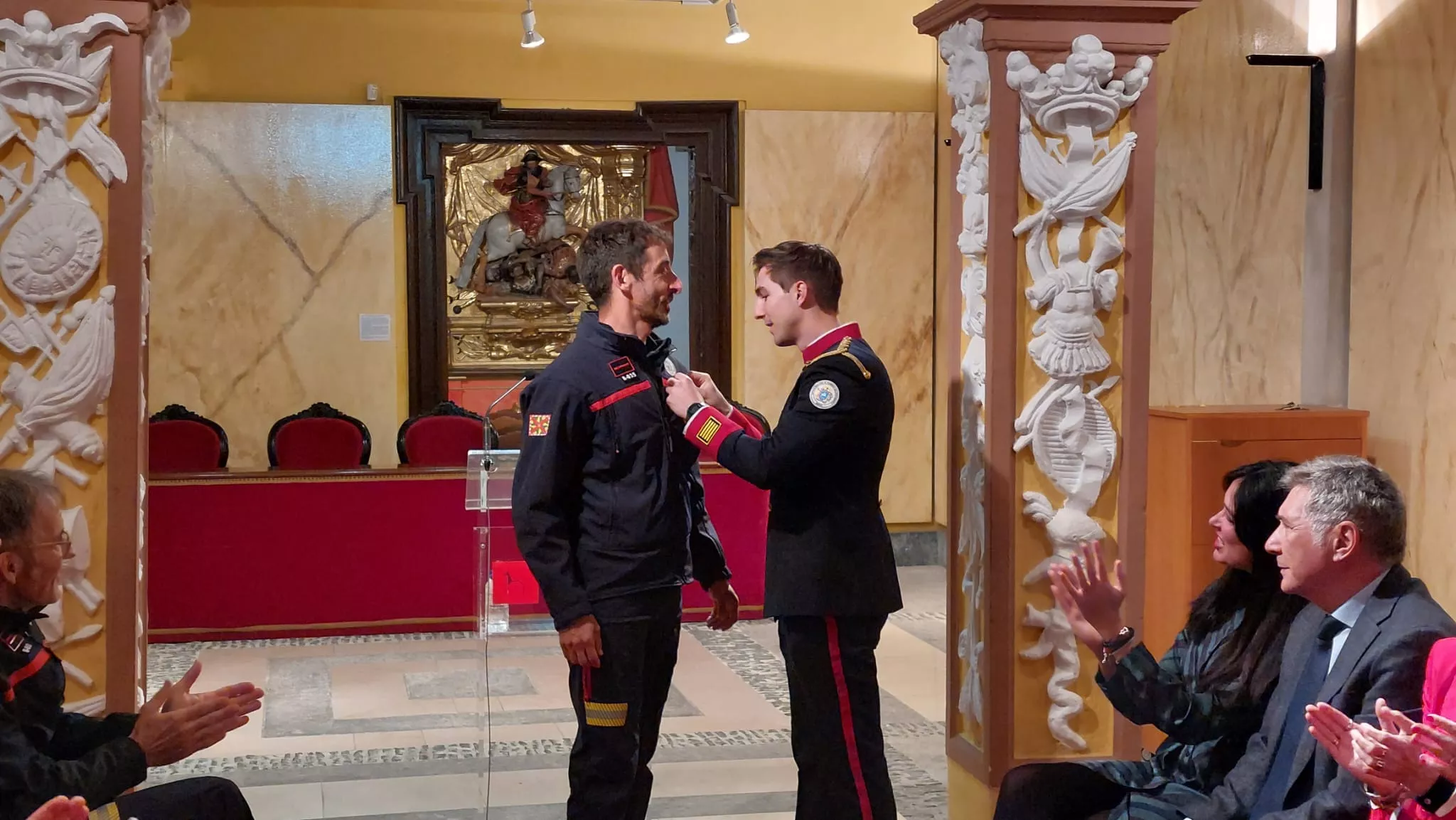 Entrega en Huesca de reconocimientos en la festividad de San Juan  de Dios, patrón de los bomberos. 