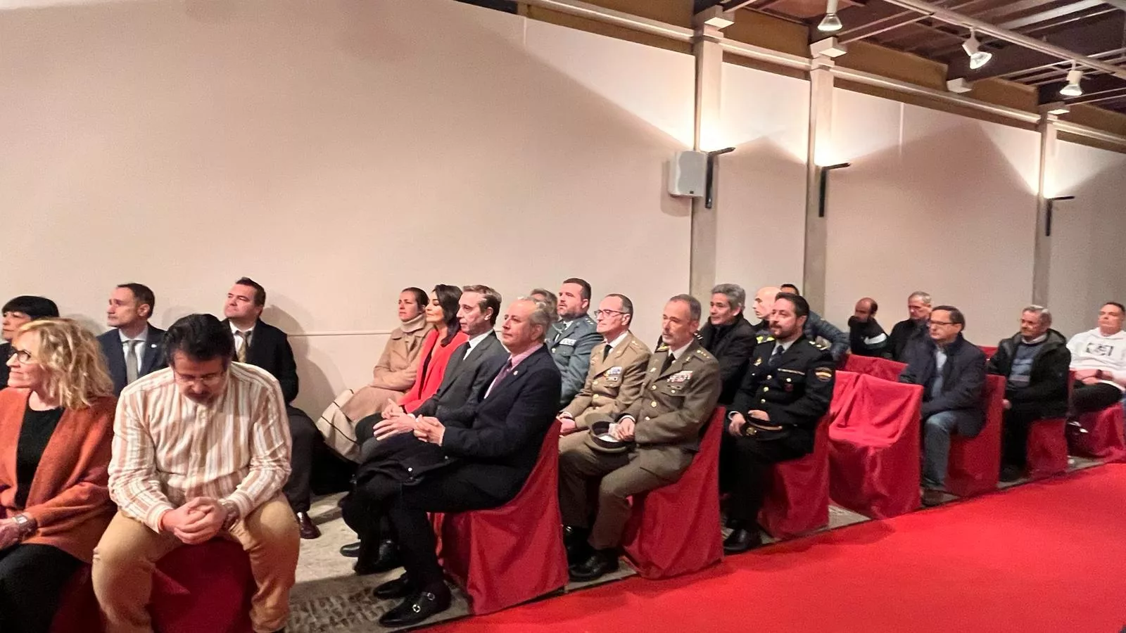 Entrega en Huesca de reconocimientos en la festividad de San Juan  de Dios, patrón de los bomberos. Foto Mercedes Manterola